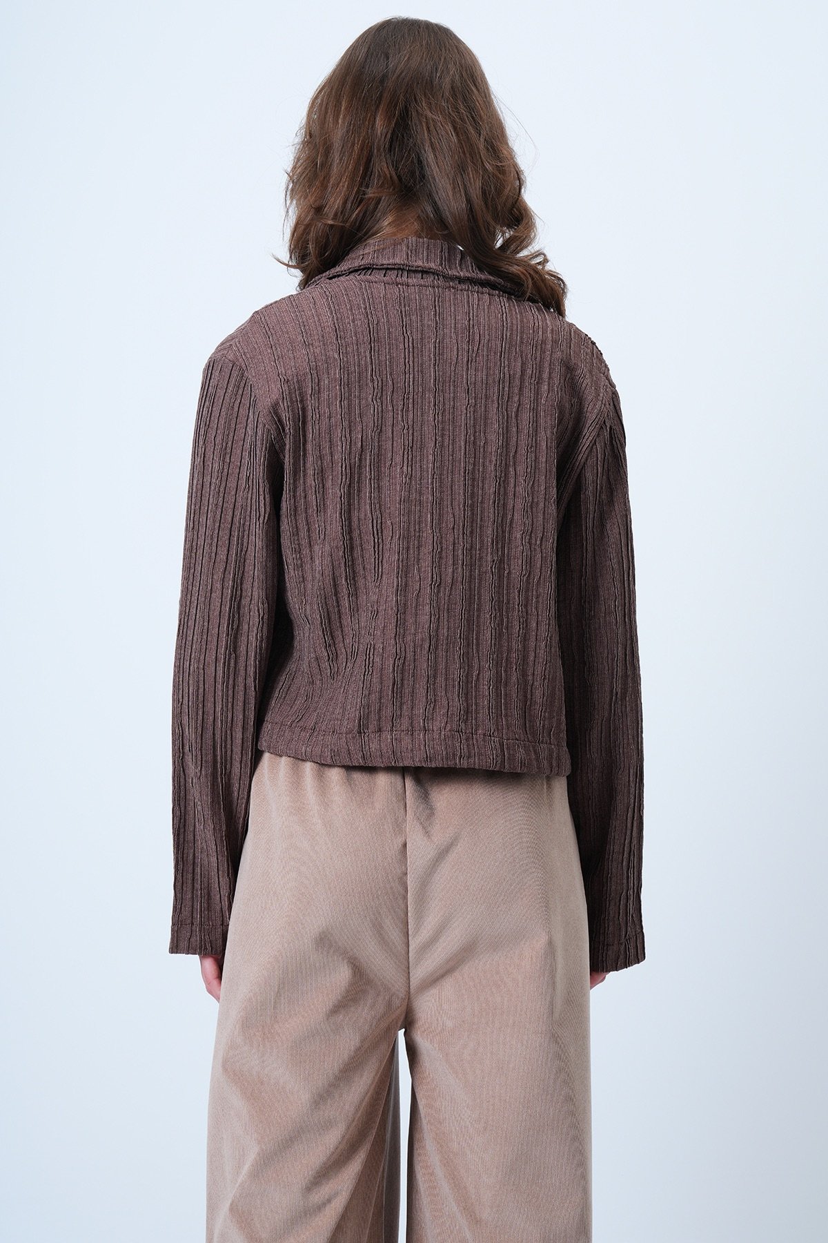 Çift Düğmeli Derin V Yaka Bürümcük Gömlek - KAHVERENGİ