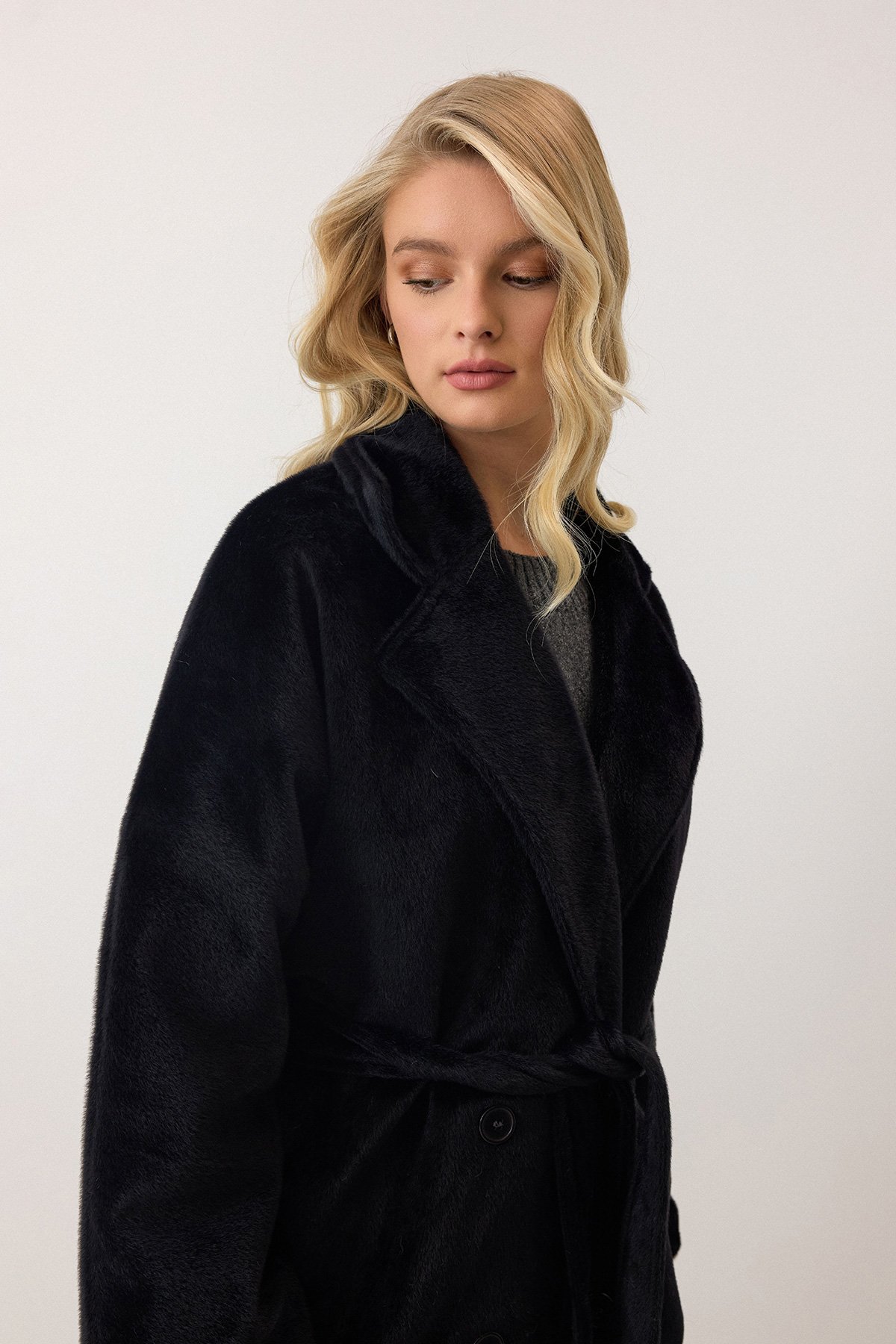 Çift Düğmeli Yumuşak Dokulu Kaşe Kaban - SİYAH