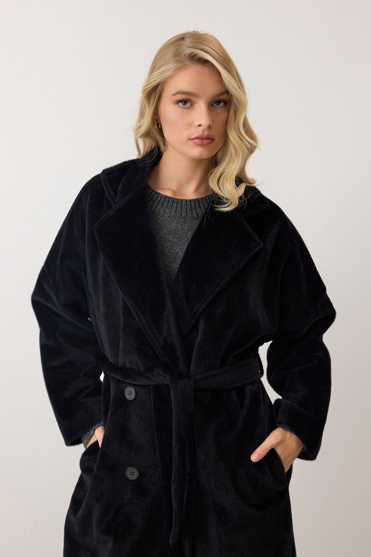 Çift Düğmeli Yumuşak Dokulu Kaşe Kaban - SİYAH