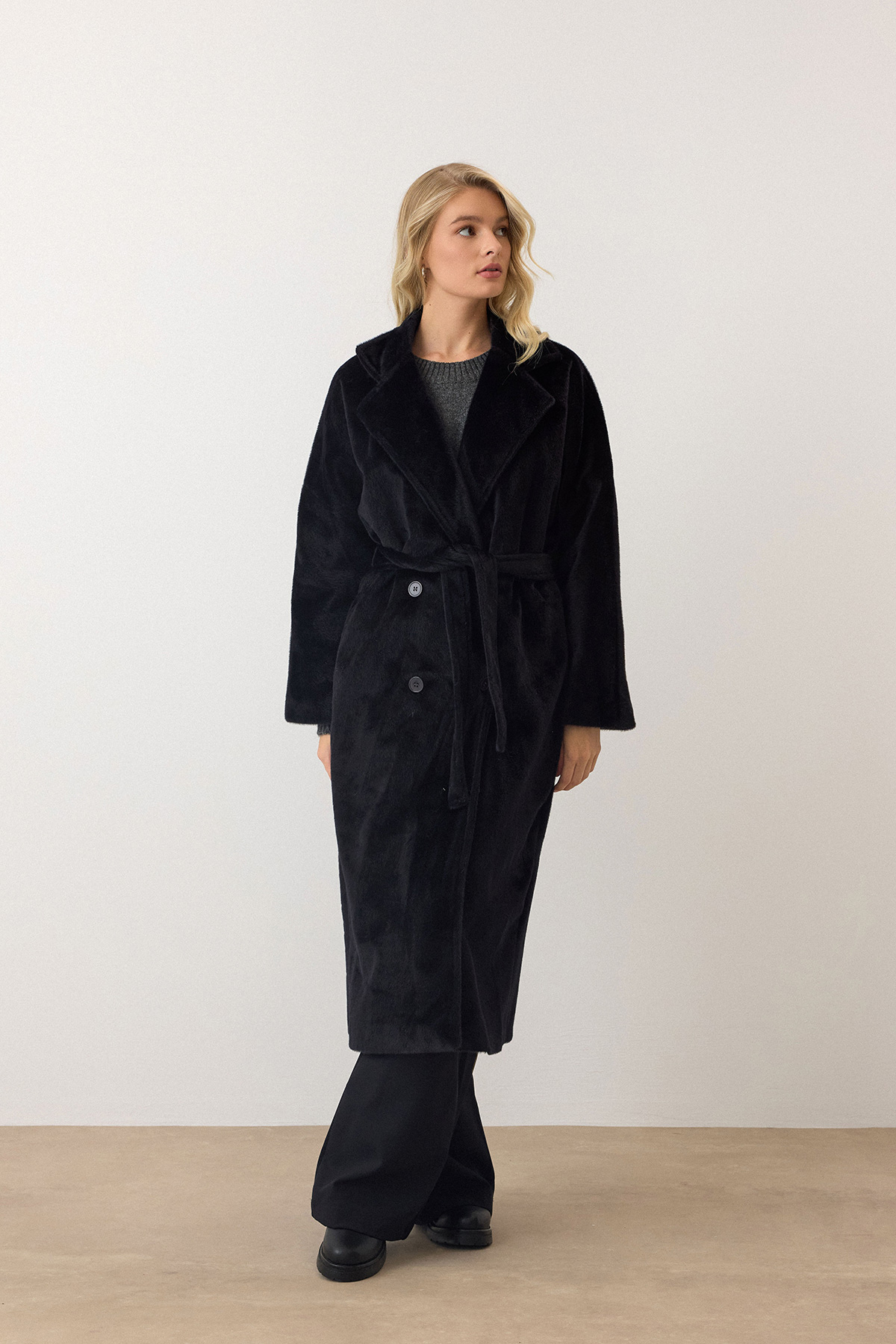 Çift Düğmeli Yumuşak Dokulu Kaşe Kaban - SİYAH