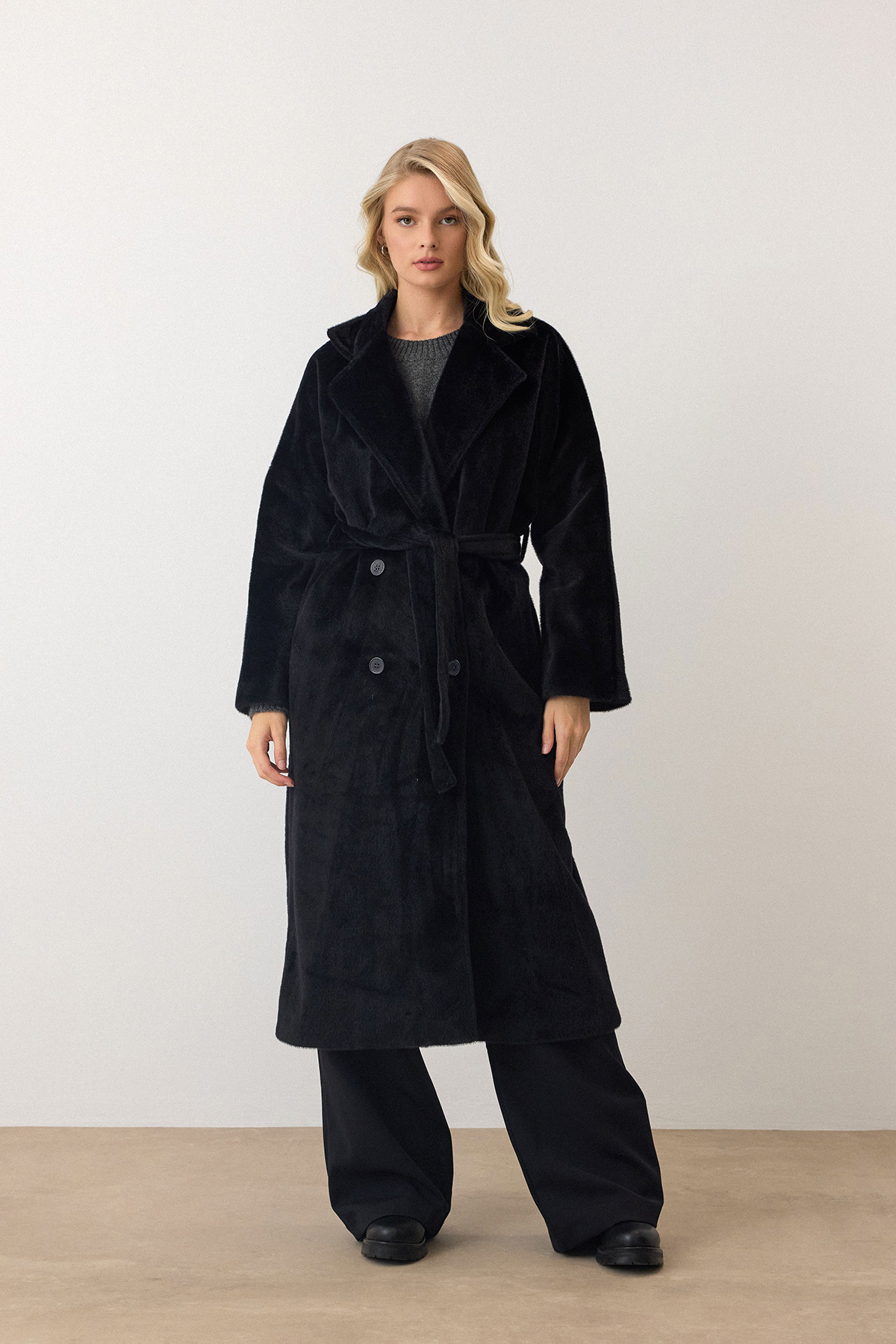 Çift Düğmeli Yumuşak Dokulu Kaşe Kaban - SİYAH