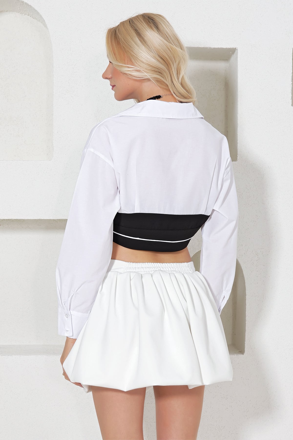 Çıtçıt Detaylı Renk Bloklu Poplin Crop Gömlek - Siyah-Beyaz