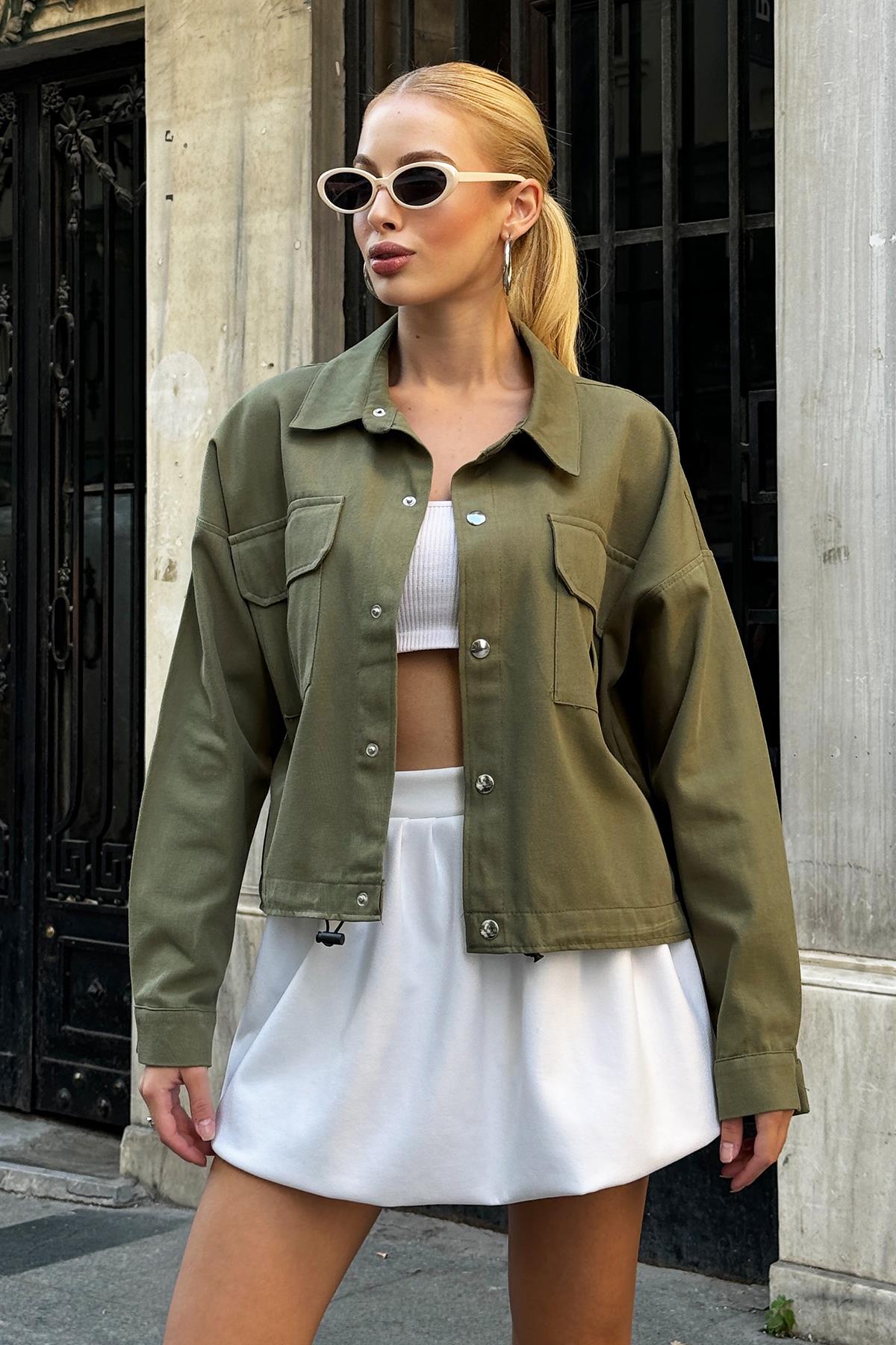 Çıtçıt Kapamalı Beli Ayarlanabilir Çift Cep Gabardin Ceket - Haki
