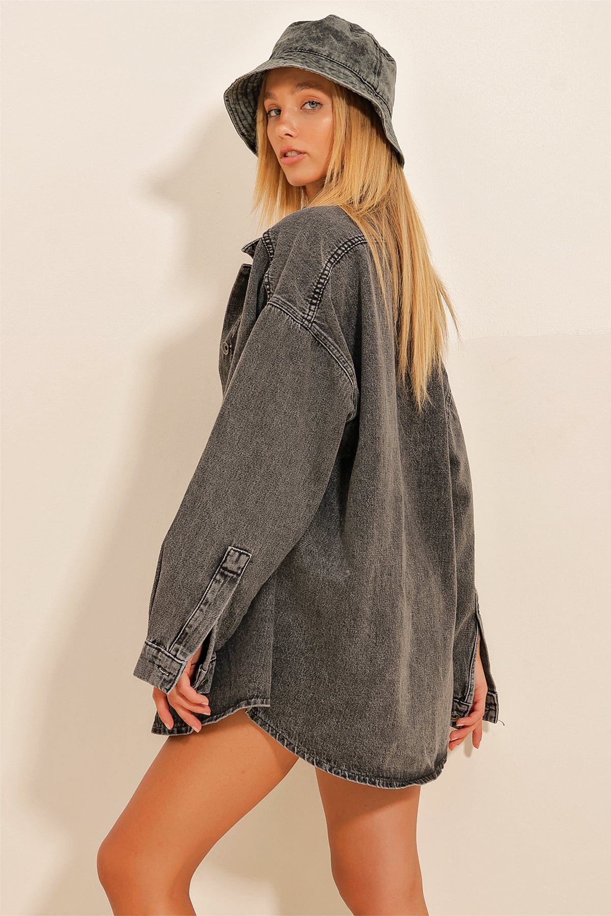 Çıtçıt Kapamalı Oversize Jean Ceket - Antrasit