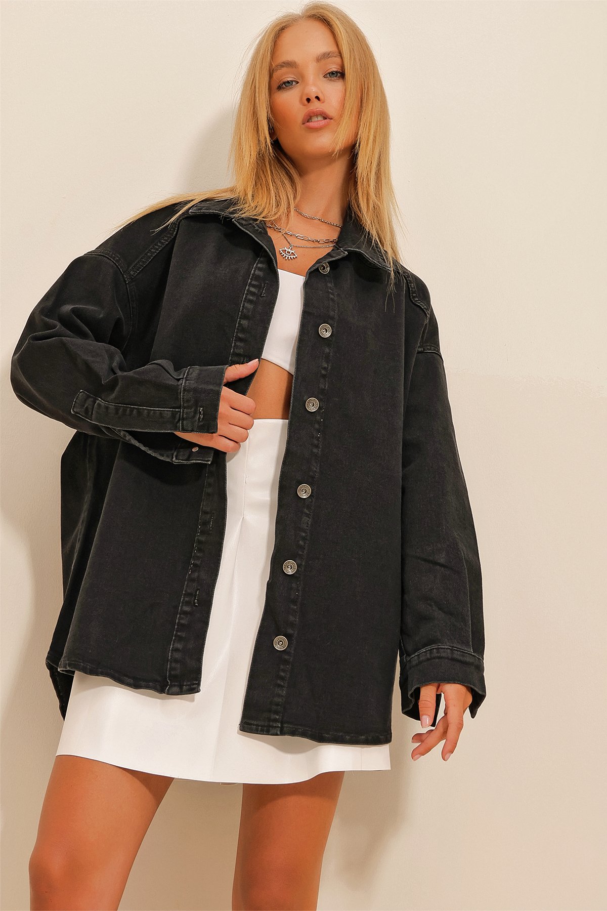 Çıtçıt Kapamalı Oversize Jean Ceket - Siyah