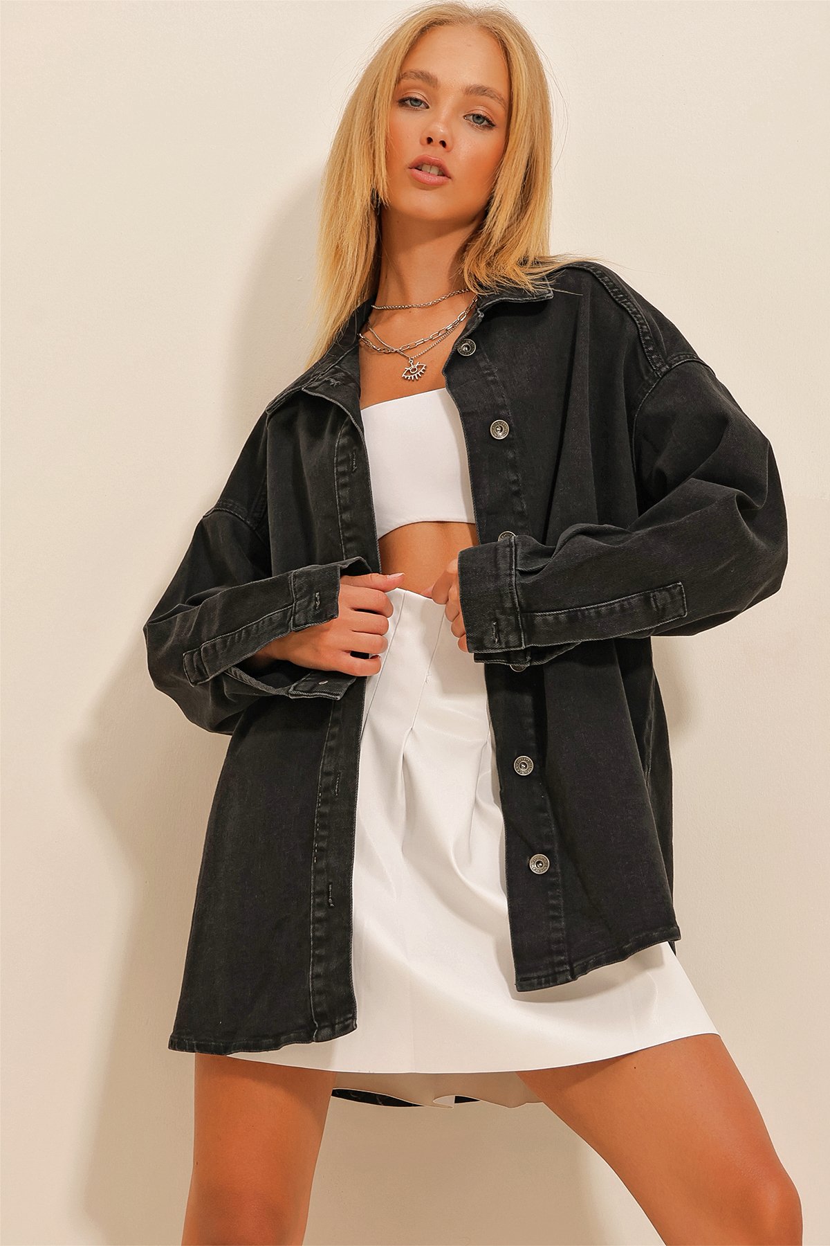 Çıtçıt Kapamalı Oversize Jean Ceket - Siyah