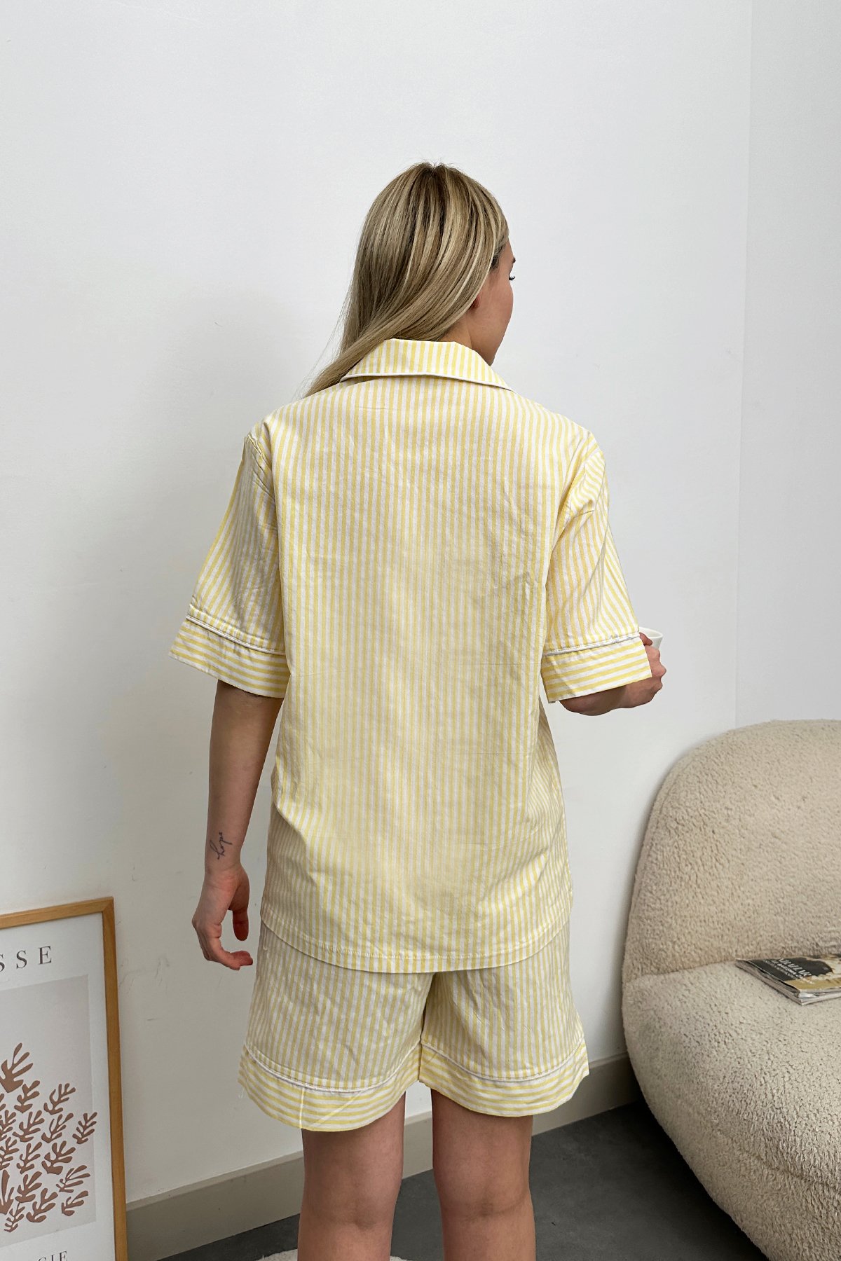 Çizgili Ara Biyeli Şortlu Pijama Takım - Sarı