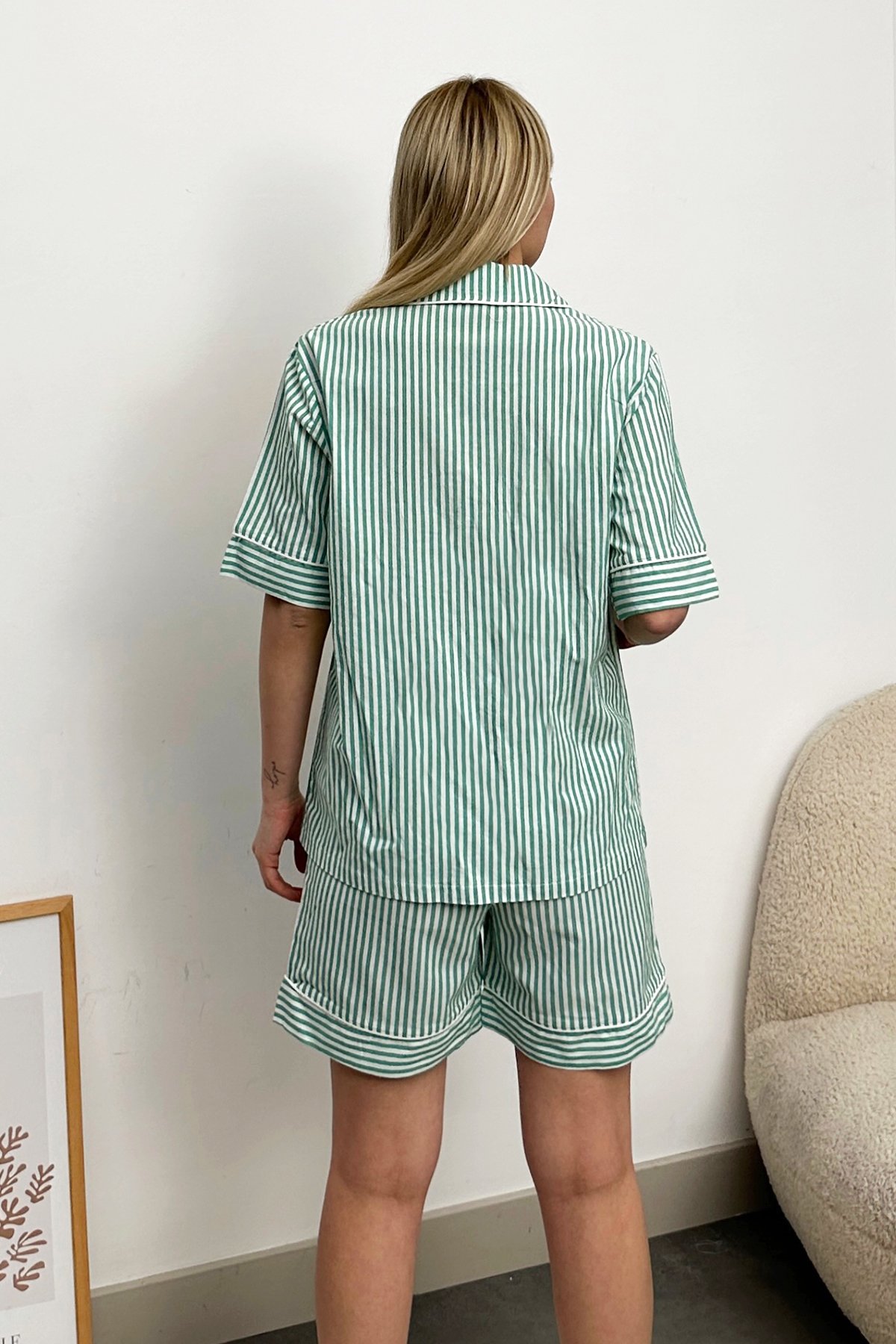 Çizgili Ara Biyeli Şortlu Pijama Takım - Yeşil