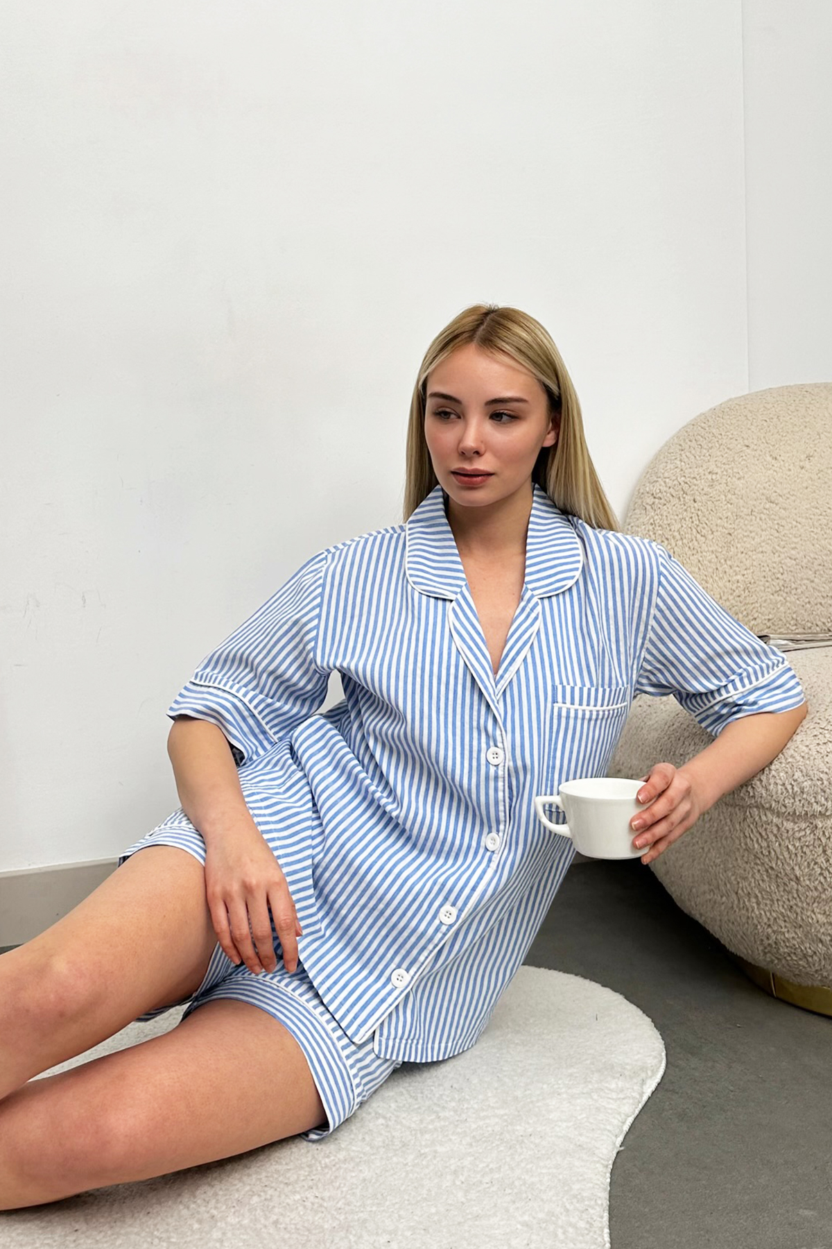 Çizgili Ara Biyeli Şortlu Pijama Takım - Mavi