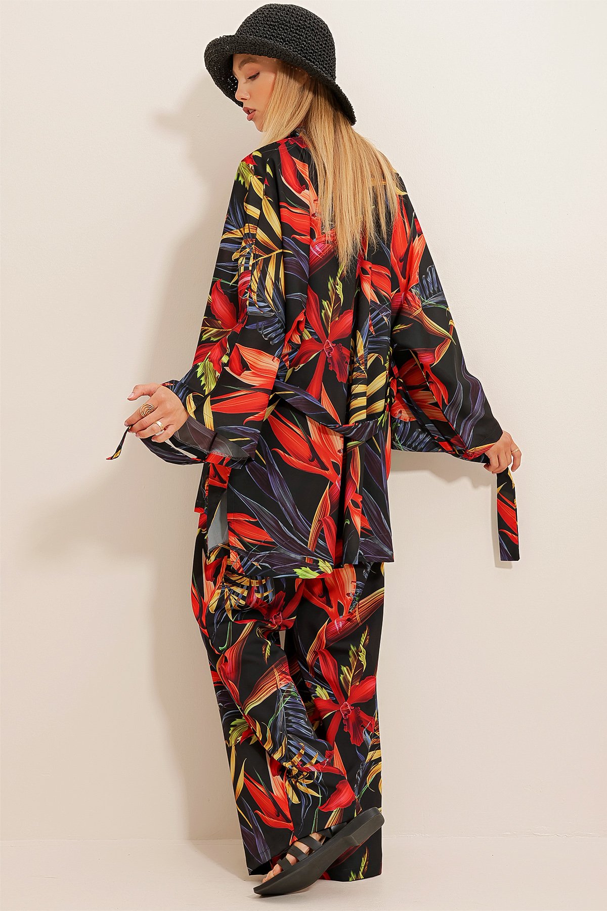 Desenli Kimono Ceket Ve Palazzo Dokuma Pantolon Takım - Siyah