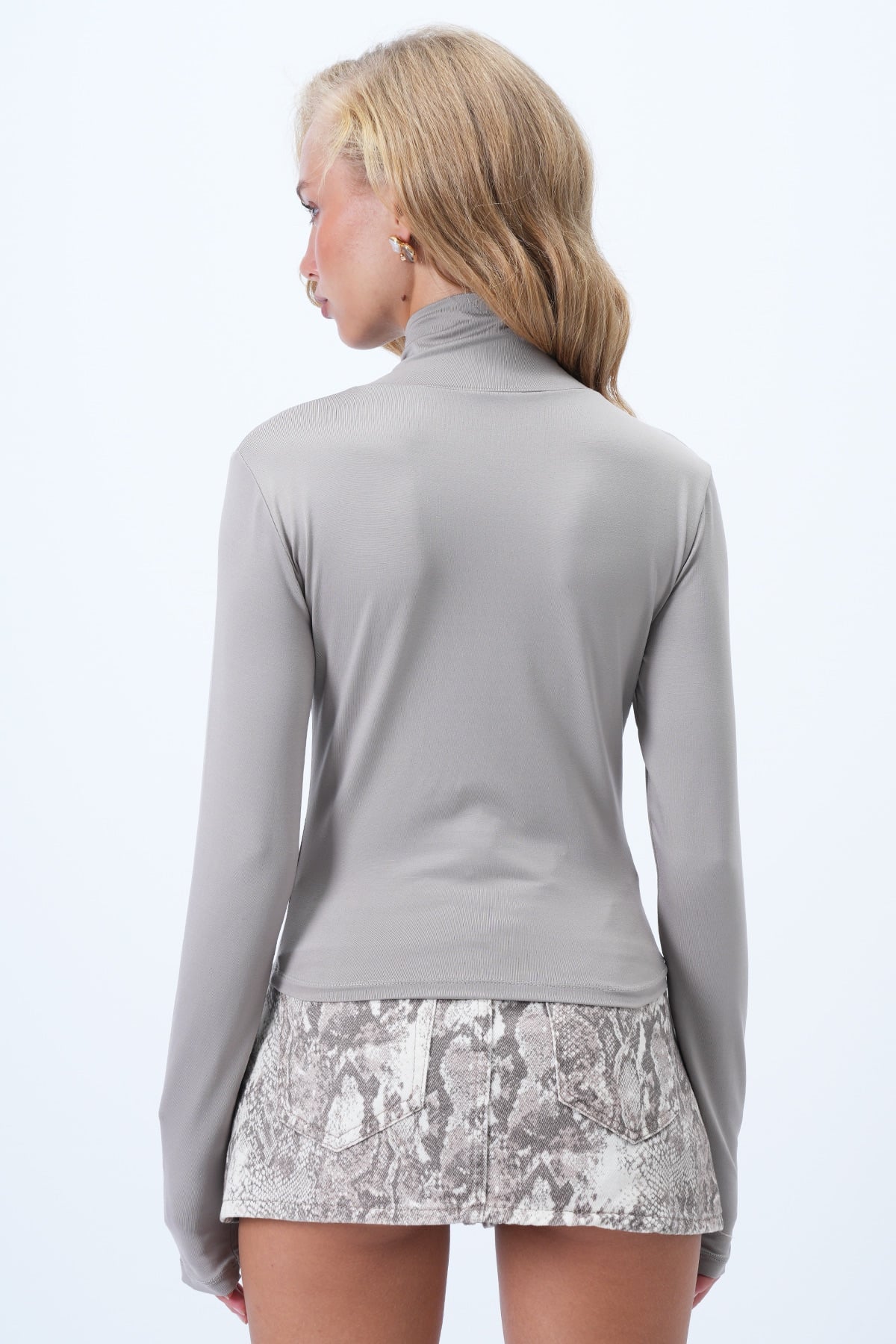 DİK YAKA BASİC SANDY BLUZ - GRİ