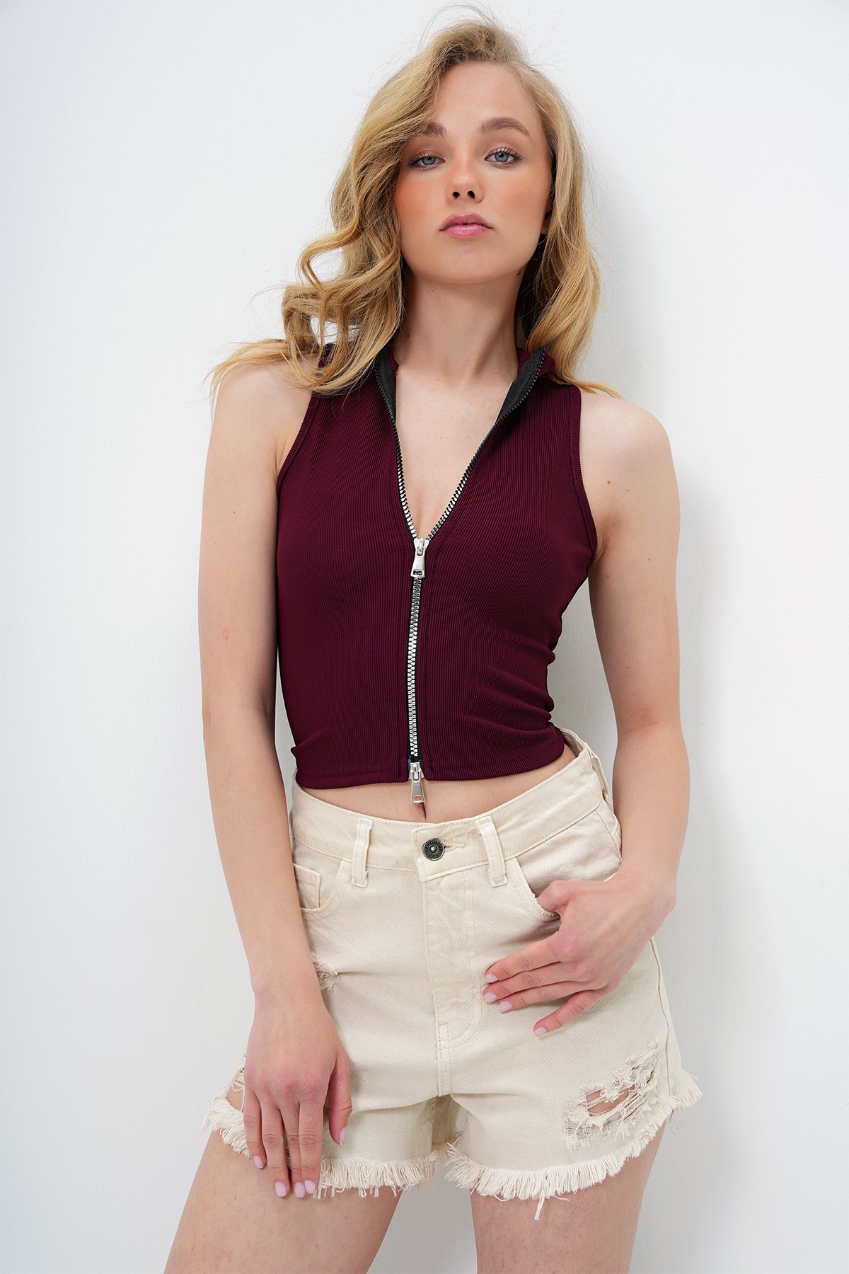 DİK YAKA ÇİFT YÖN FERMUARLI OTTOBAN CROP BLUZ - BORDO