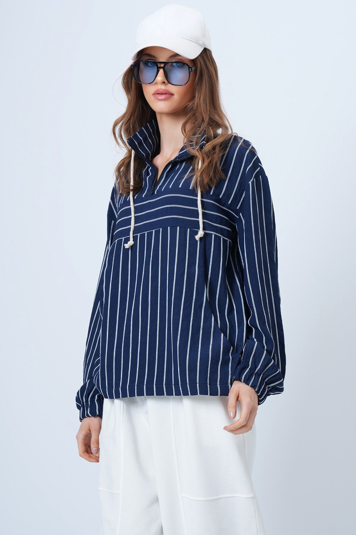 Dik Yaka Çizgili Cepli Dokuma Sweatshirt - LACİVERT