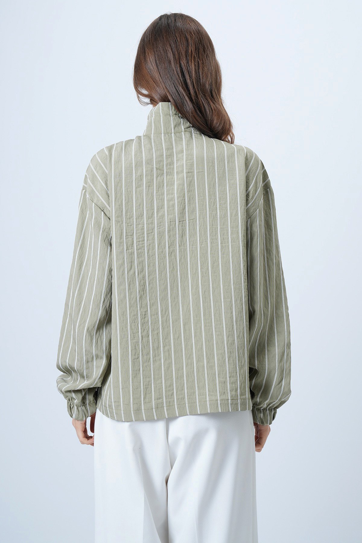 Dik Yaka Çizgili Cepli Dokuma Sweatshirt - HAKİ