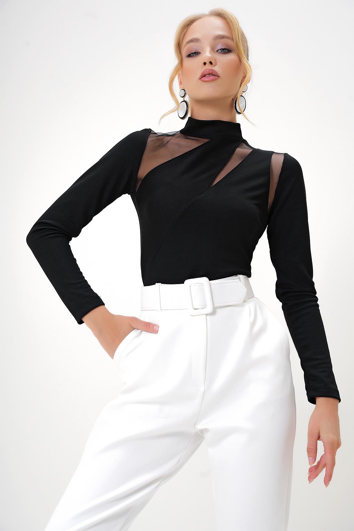 DİK YAKA CUT OUT FİLE DETAYLI ÖRME CREP BLUZ - Siyah