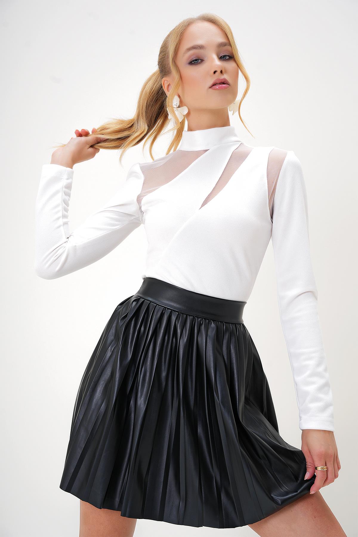 DİK YAKA CUT OUT FİLE DETAYLI ÖRME CREP BLUZ - Beyaz