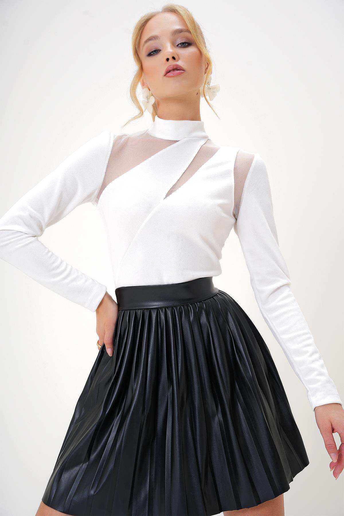 DİK YAKA CUT OUT FİLE DETAYLI ÖRME CREP BLUZ - Beyaz