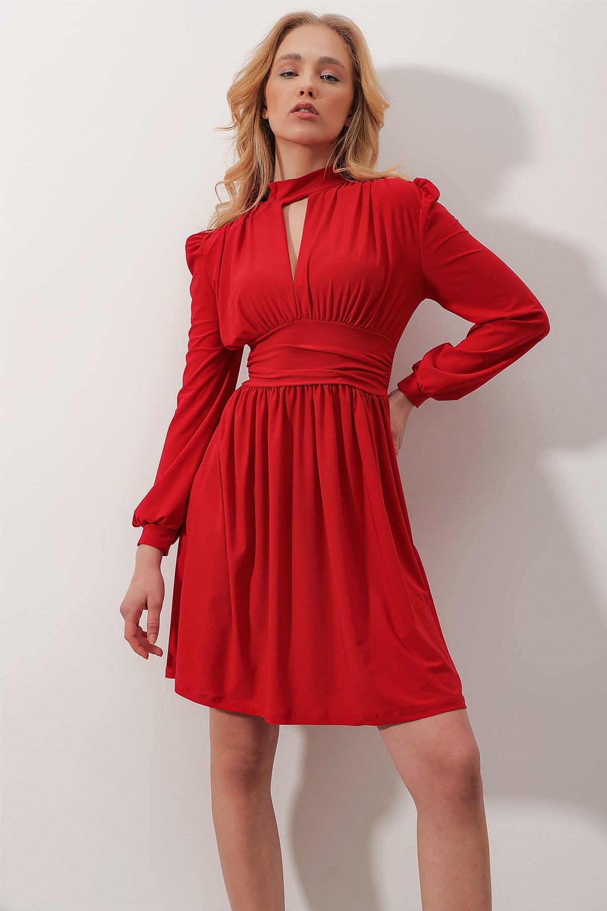 Dik Yaka Cut Out Kloş Sandy Elbise - Kırmızı