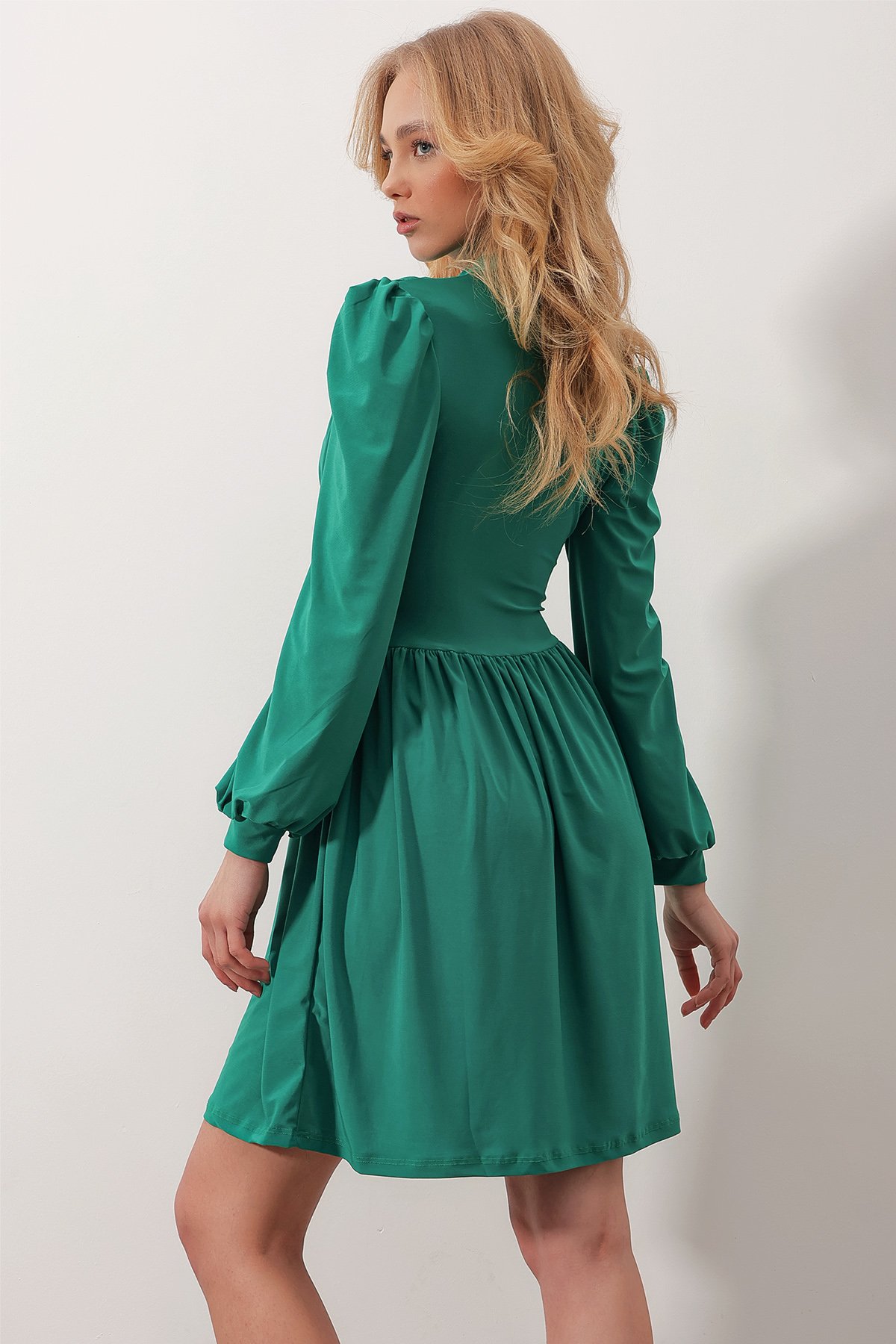 Dik Yaka Cut Out Kloş Sandy Elbise - Yeşil