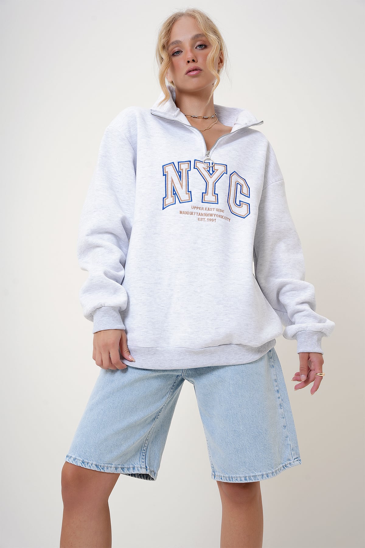 Dik Yaka Fermuarlı Önü Nakışlı Oversize 3 İplik içi Şardonlu Unisex Sweatshirt - Grimelanj