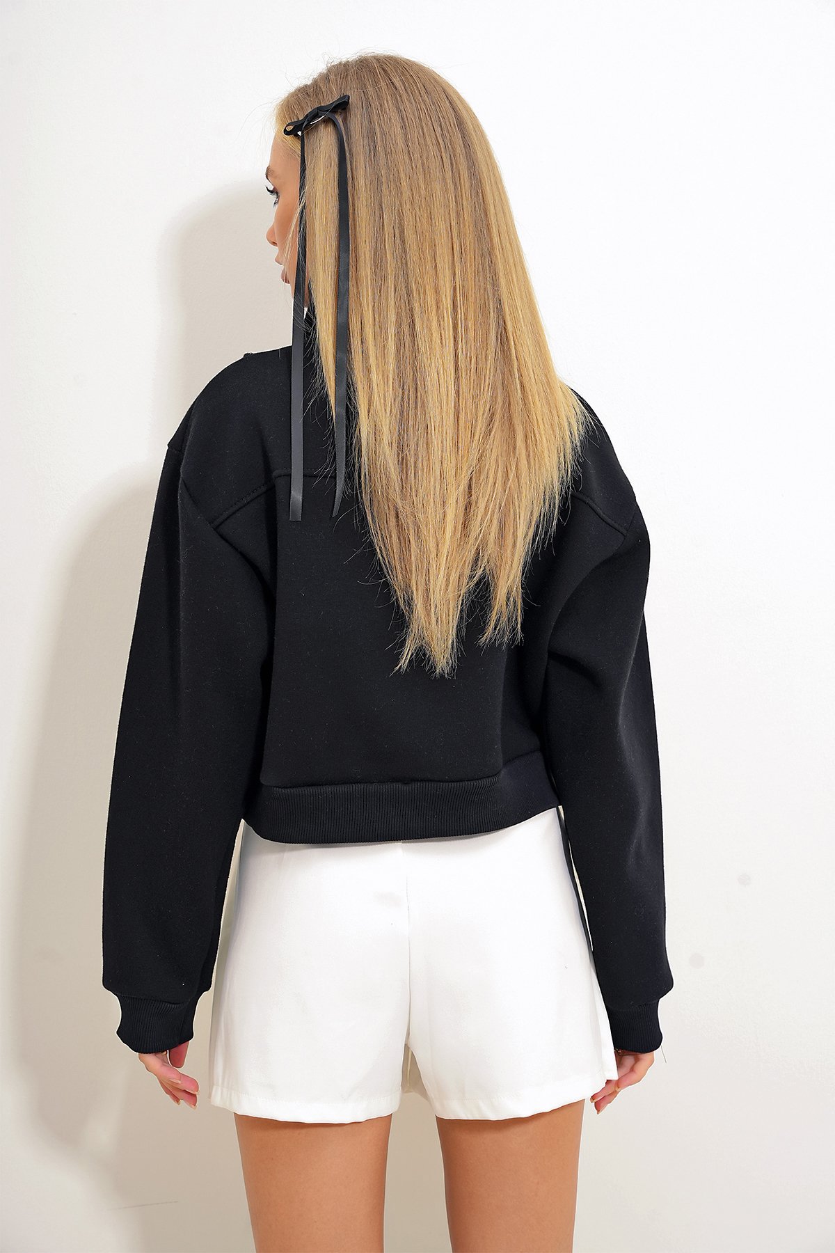 Dik Yaka Fermuarlı Sweatshirt - Siyah