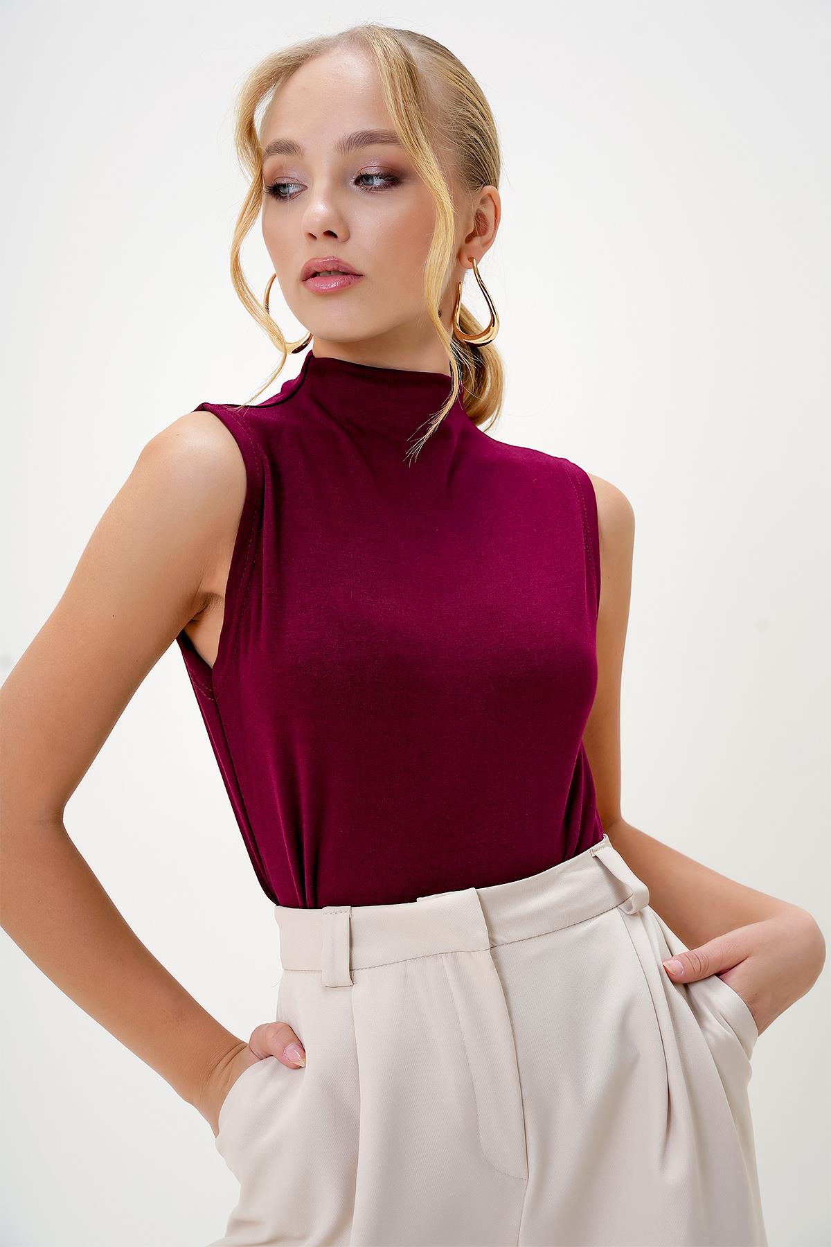DİK YAKA İKİ İPLİK KOLSUZ BLUZ - Bordo