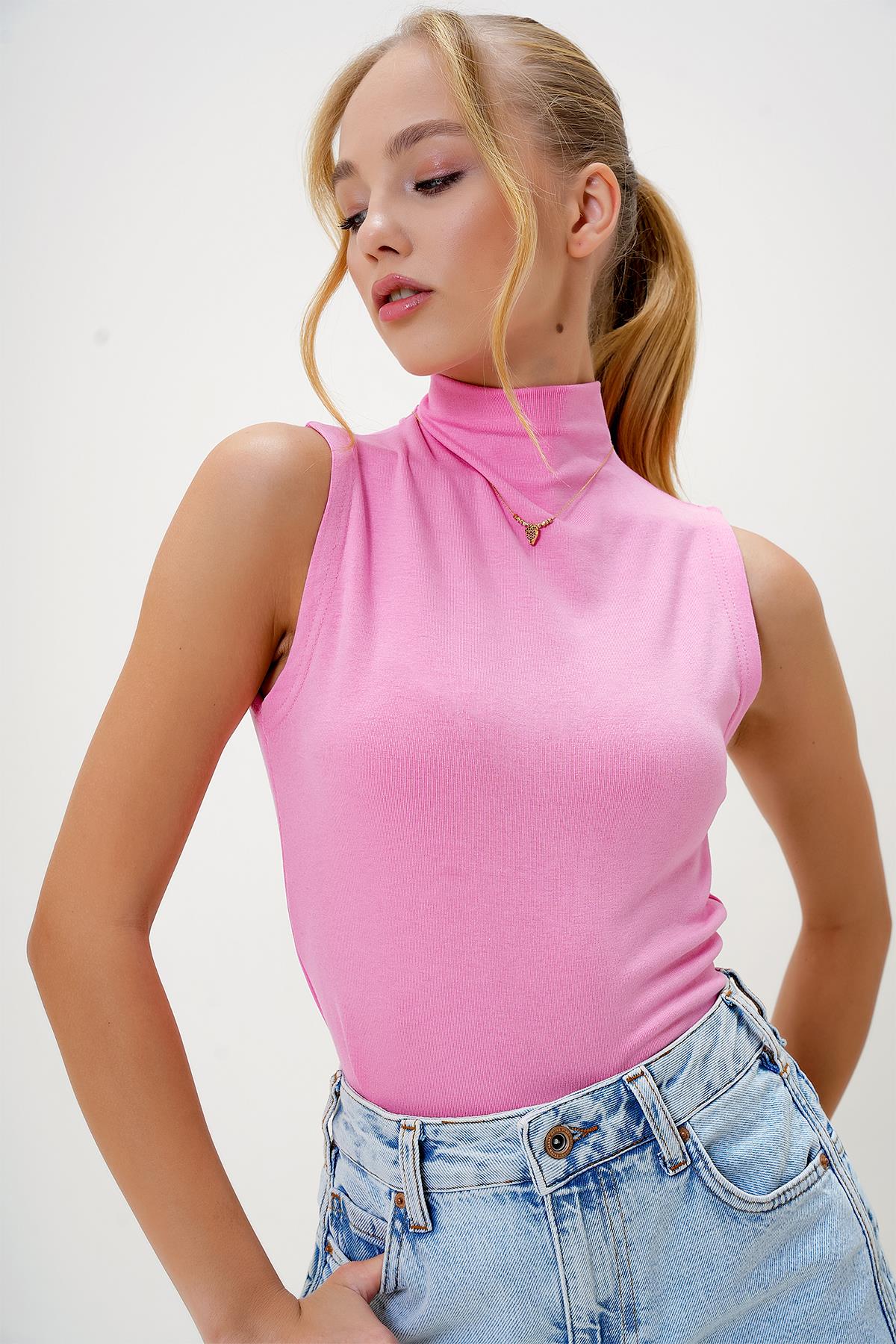DİK YAKA İKİ İPLİK KOLSUZ BLUZ - Pembe