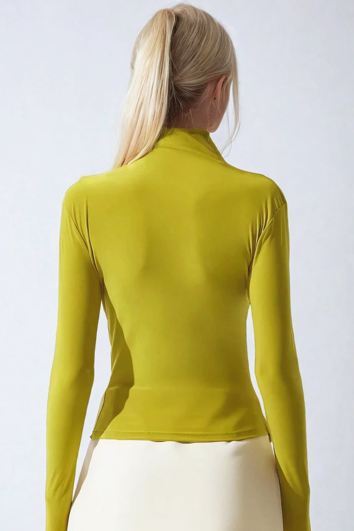 Dik Yaka Omzu Drapeli Sandy Crop Bluz - YAĞ YEŞİLİ