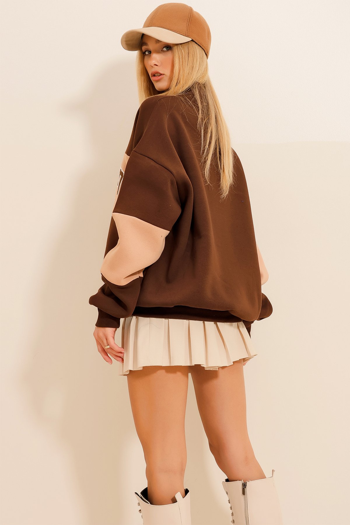 Dik Yaka Önü Fermuarlı Baskılı 3 İplik İçi Şardonlu Oversize Unisex Sweatshirt - Kahve