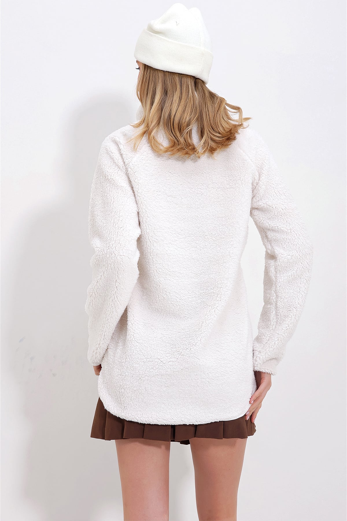 Dik Yaka Önü Fermuarlı Welsoft Peluş Sweatshirt - Ekru