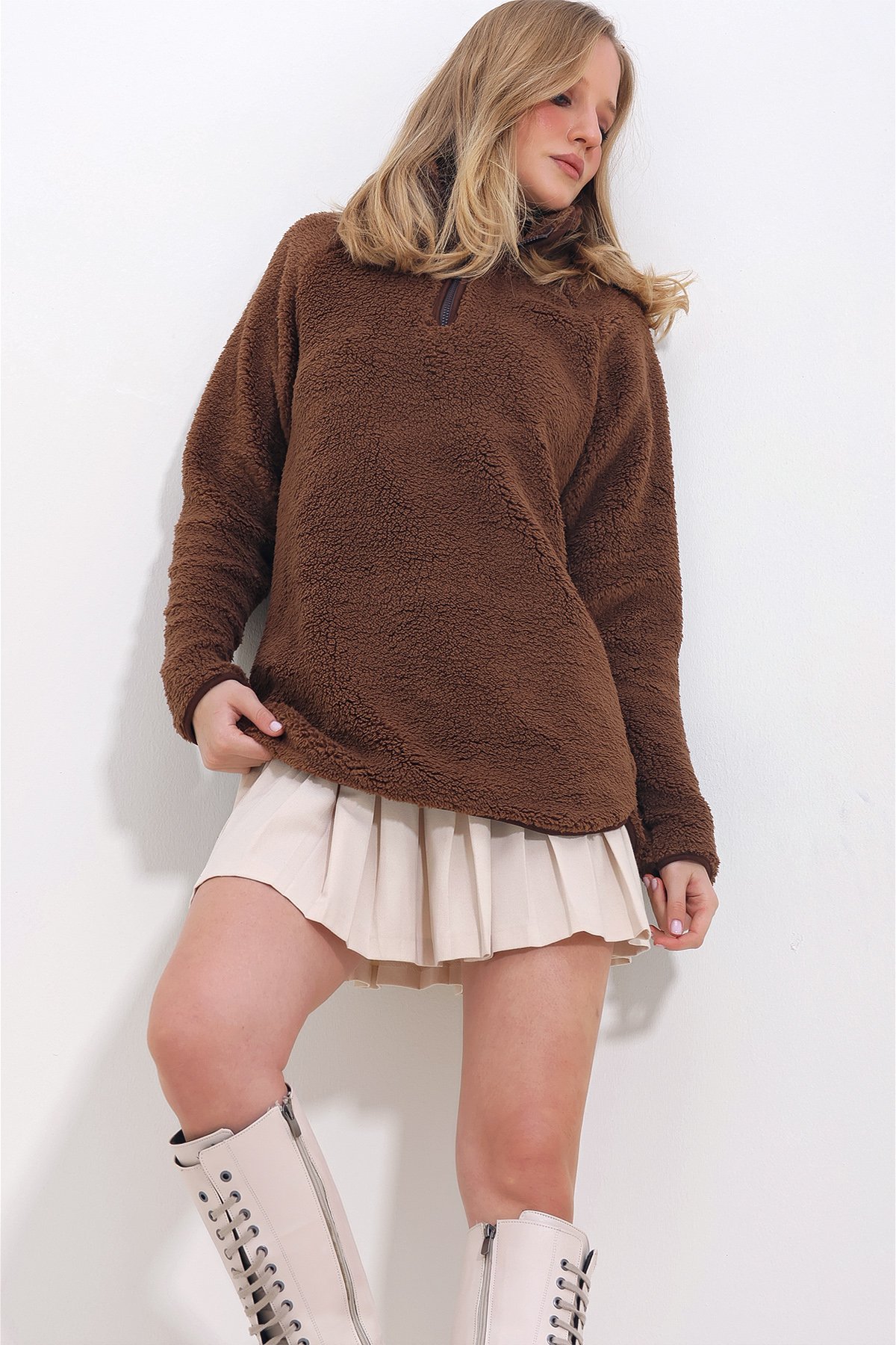 Dik Yaka Önü Fermuarlı Welsoft Peluş Sweatshirt - Kahve