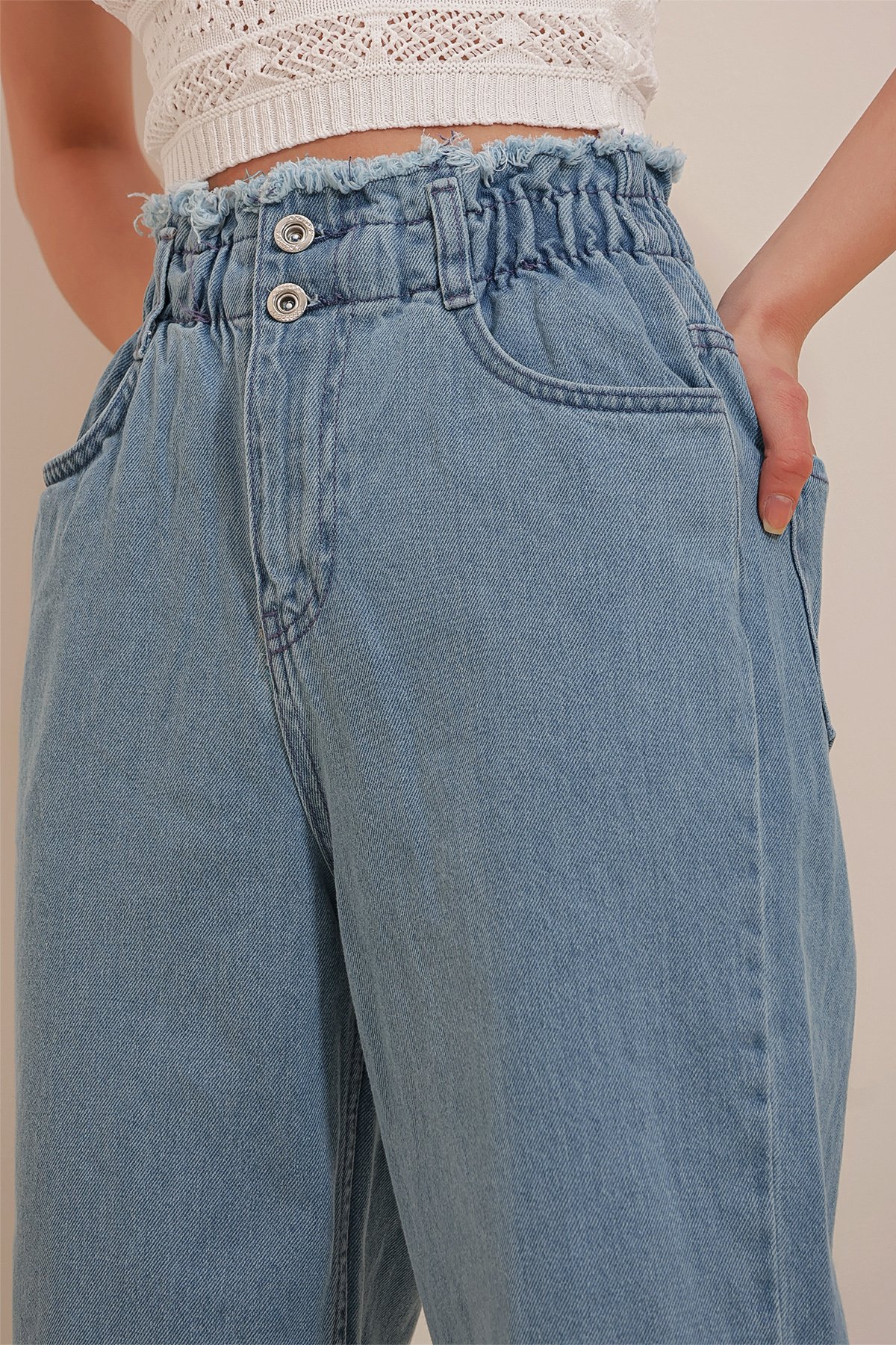 Dört Cepli Paçası Püskül Detaylı Bol Paça Jean Pantolon - MAVİ