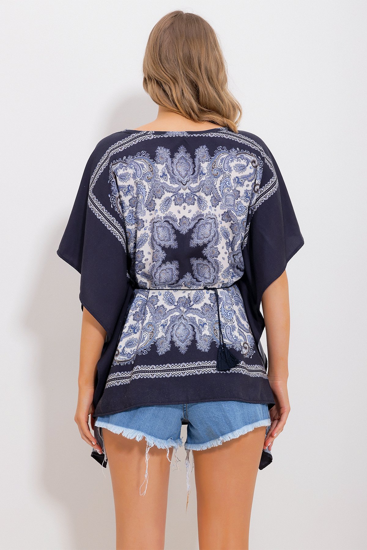 Etnik Desenli Oversize Bağlamalı Bluz - Lacivert