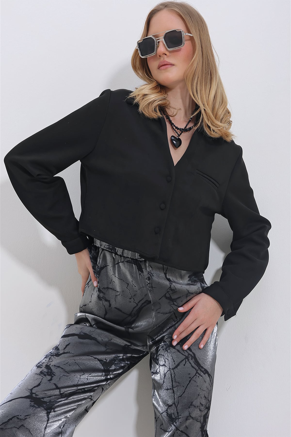Flato Cepli Düğmeli Crop Nubuk Ceket - Siyah