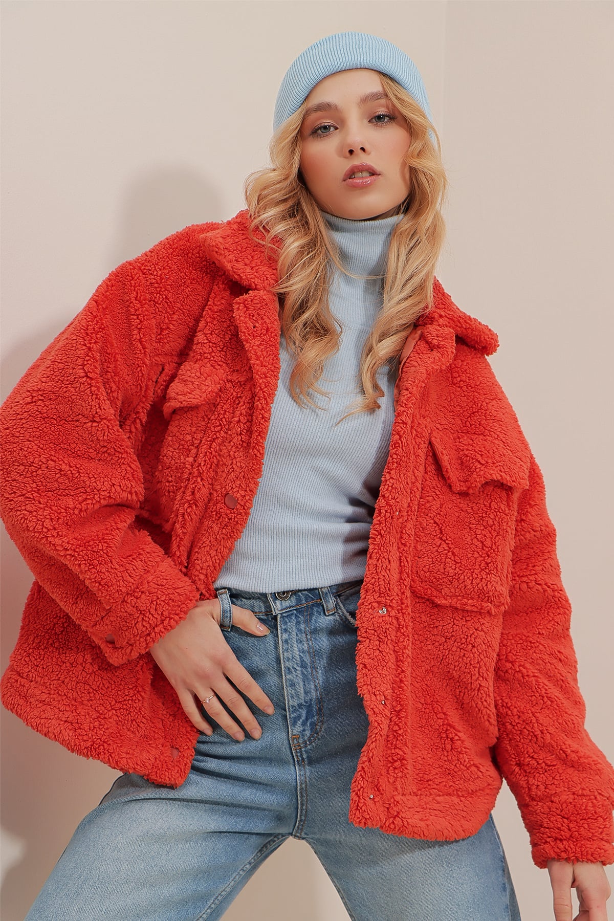 Gömlek Yaka Çift Cepli Çıtçıt Kapamalı İçi Astarlı Oversize Peluş Mont - Turuncu