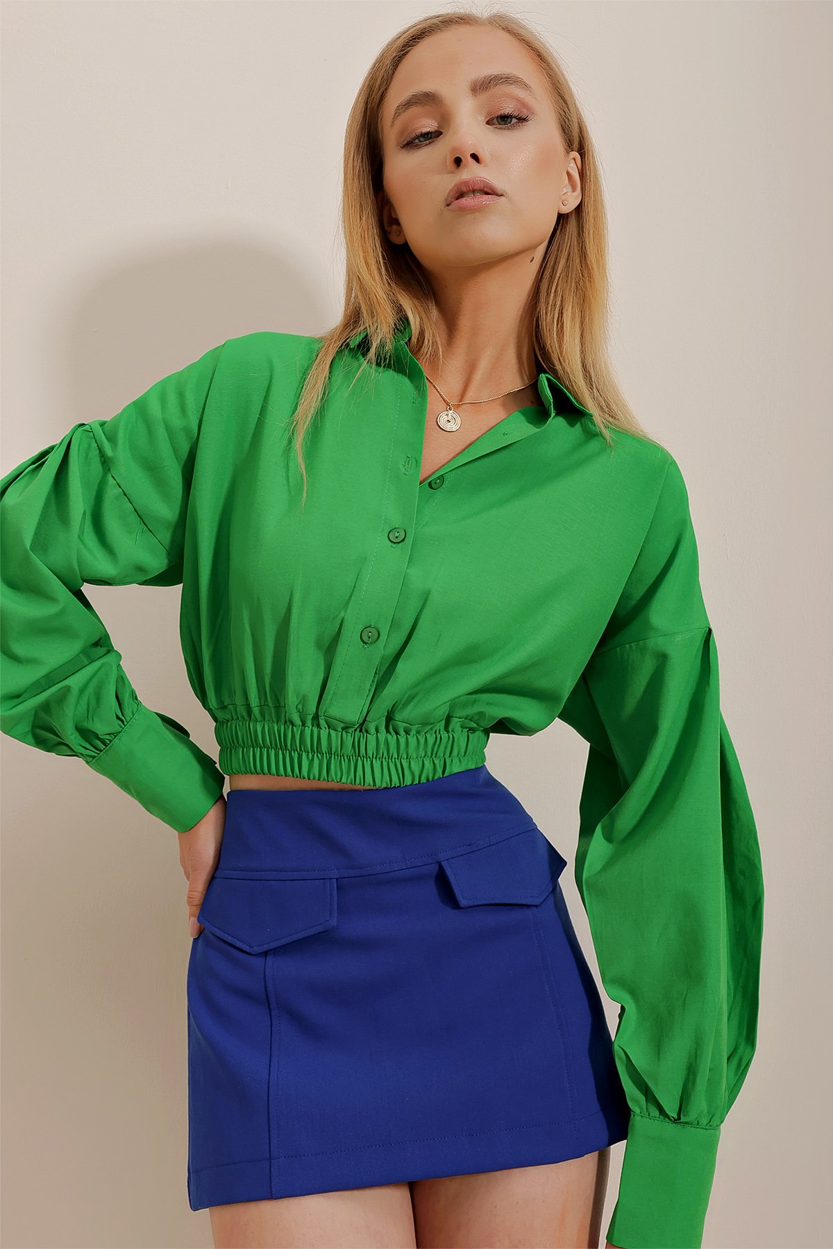 Gömlek Yaka Düğmeli Balon Kol Crop Poplin Bluz - Yeşil
