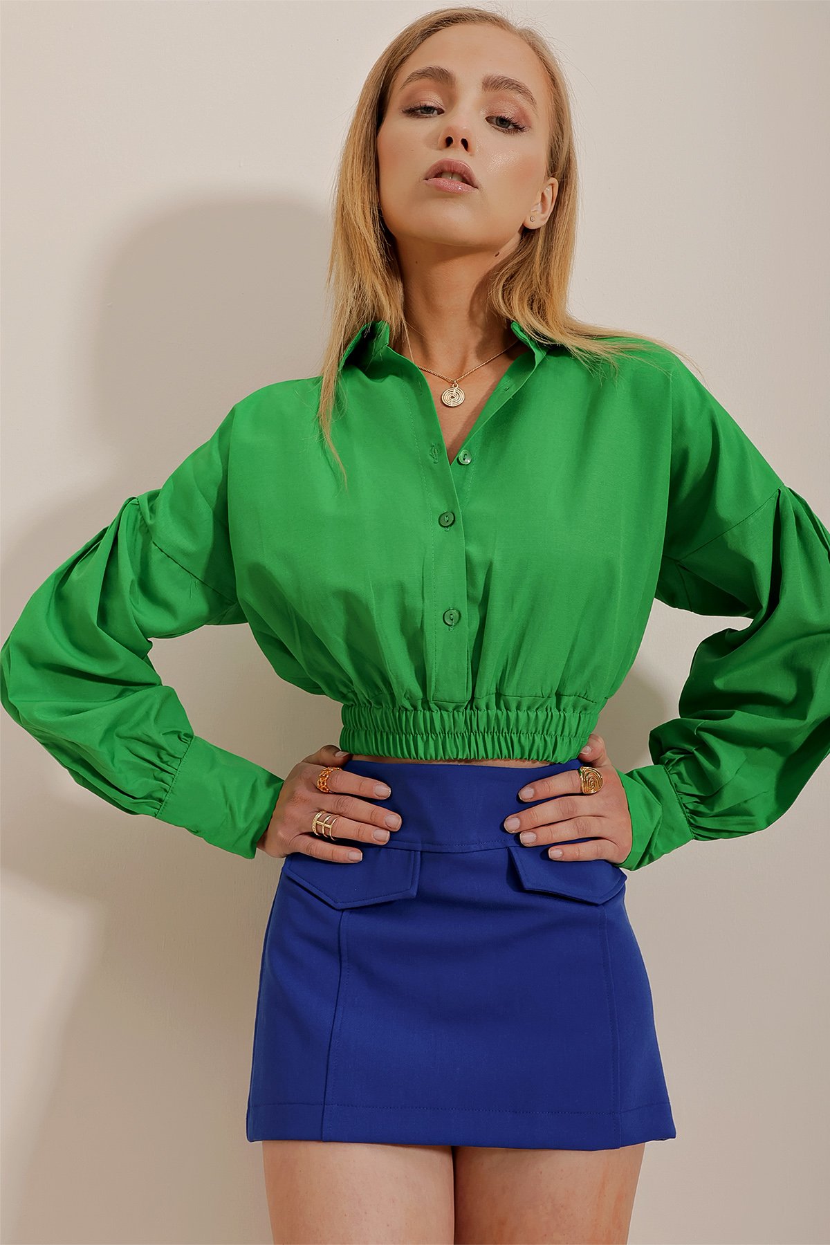 Gömlek Yaka Düğmeli Balon Kol Crop Poplin Bluz - Yeşil