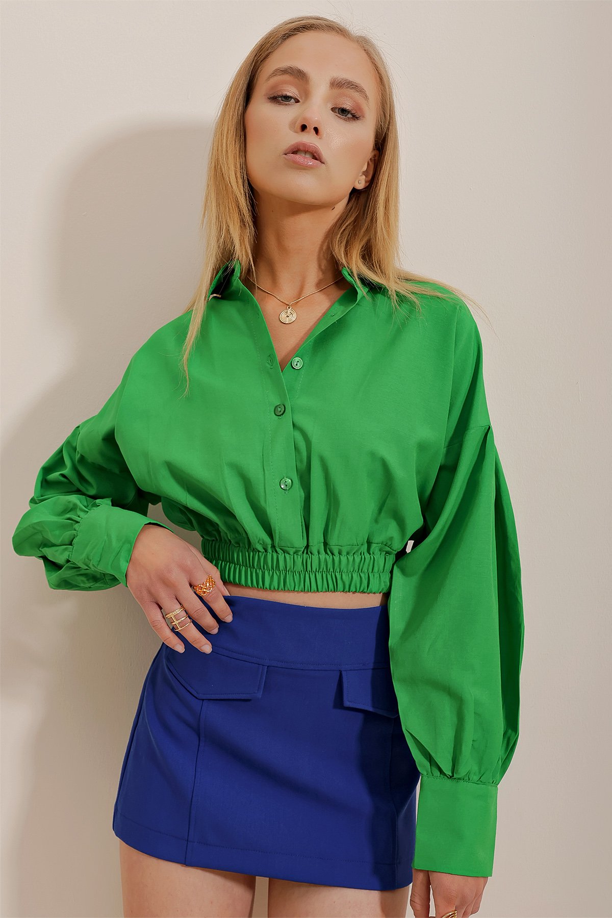 Gömlek Yaka Düğmeli Balon Kol Crop Poplin Bluz - Yeşil