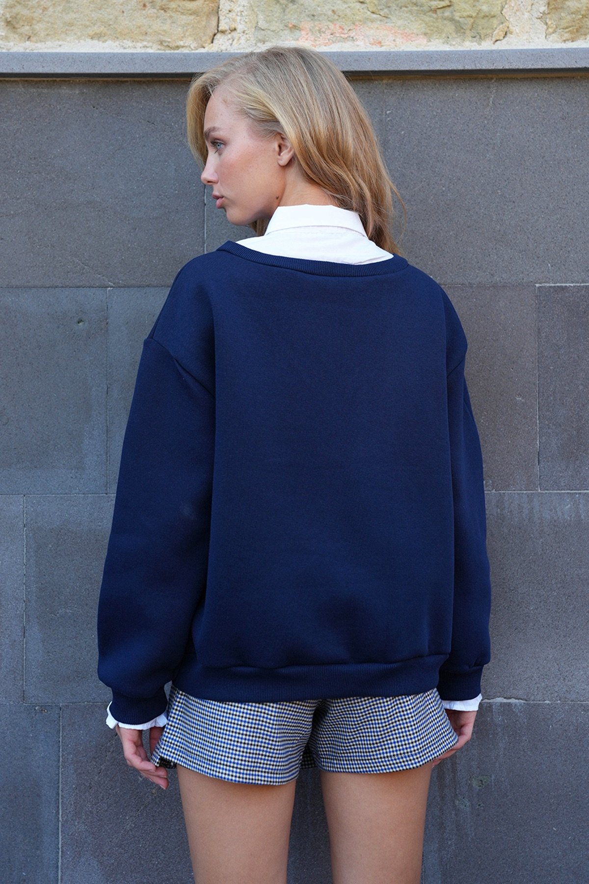 İÇİ POPLİN GÖMLEK DETAYLI 3 İPLİK ŞARDONLU SWEATSHIRT - LACİVERT