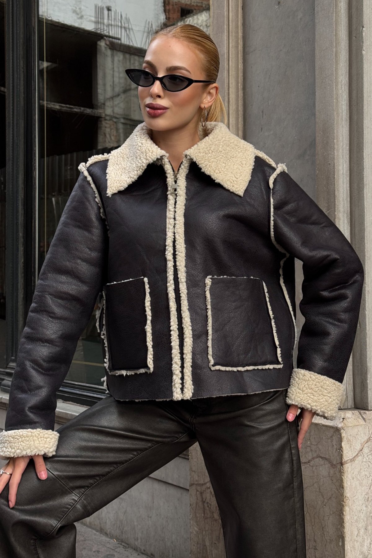 Kadın BEJ SİYAH Çift Cepli İçi Suni Kürklü Suni Deri Biker Ceket PRM0408