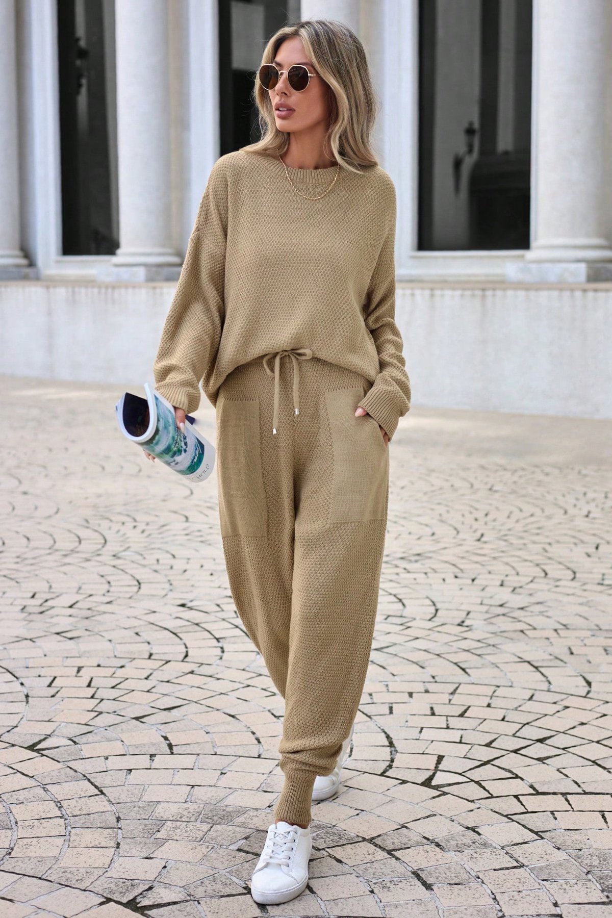 Kadın BEJ Triko Bisiklet Yaka Uzun Kollu Bluz Ve Bağcıklı Jogger Pantolon Takım VS00935