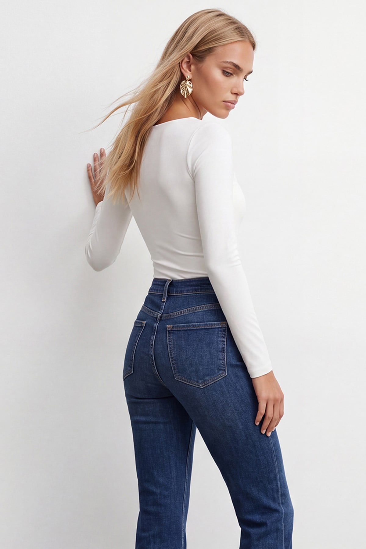 Kadın Beyaz Kare Yaka Tulumlu Alttan Çıtçıtlı Bodysuit ALC-X14390