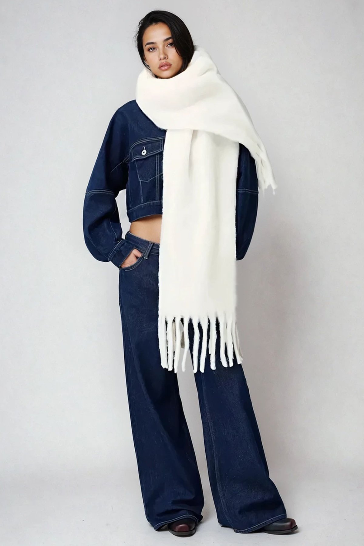 Kadın BEYAZ Püskül Detaylı Agnra Triko Şal VS01386