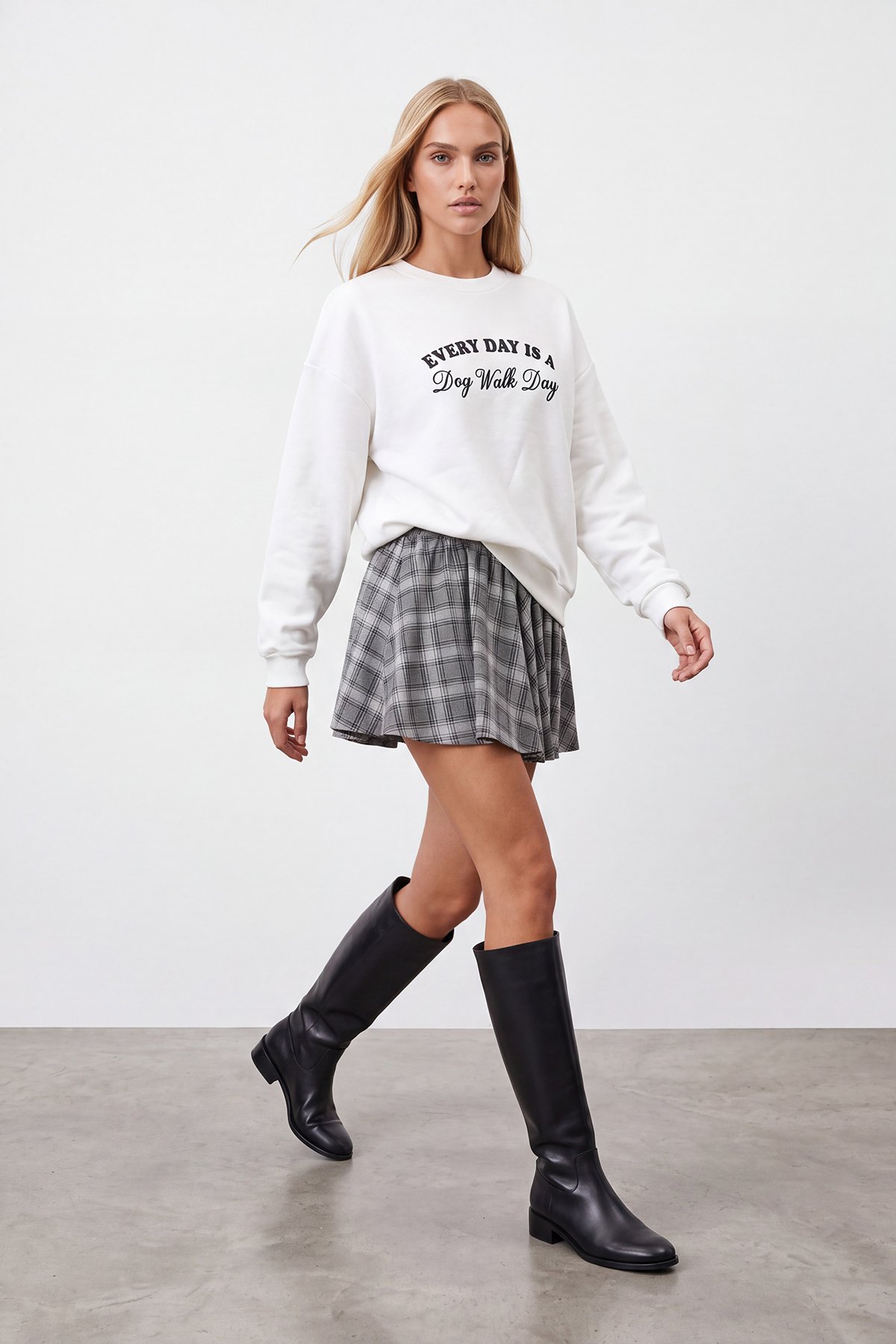 Kadın Beyaz Ribanalı Bisiklet Yaka Baskılı Şardonlu Üç İplik Sweatshirt Alc-X15961