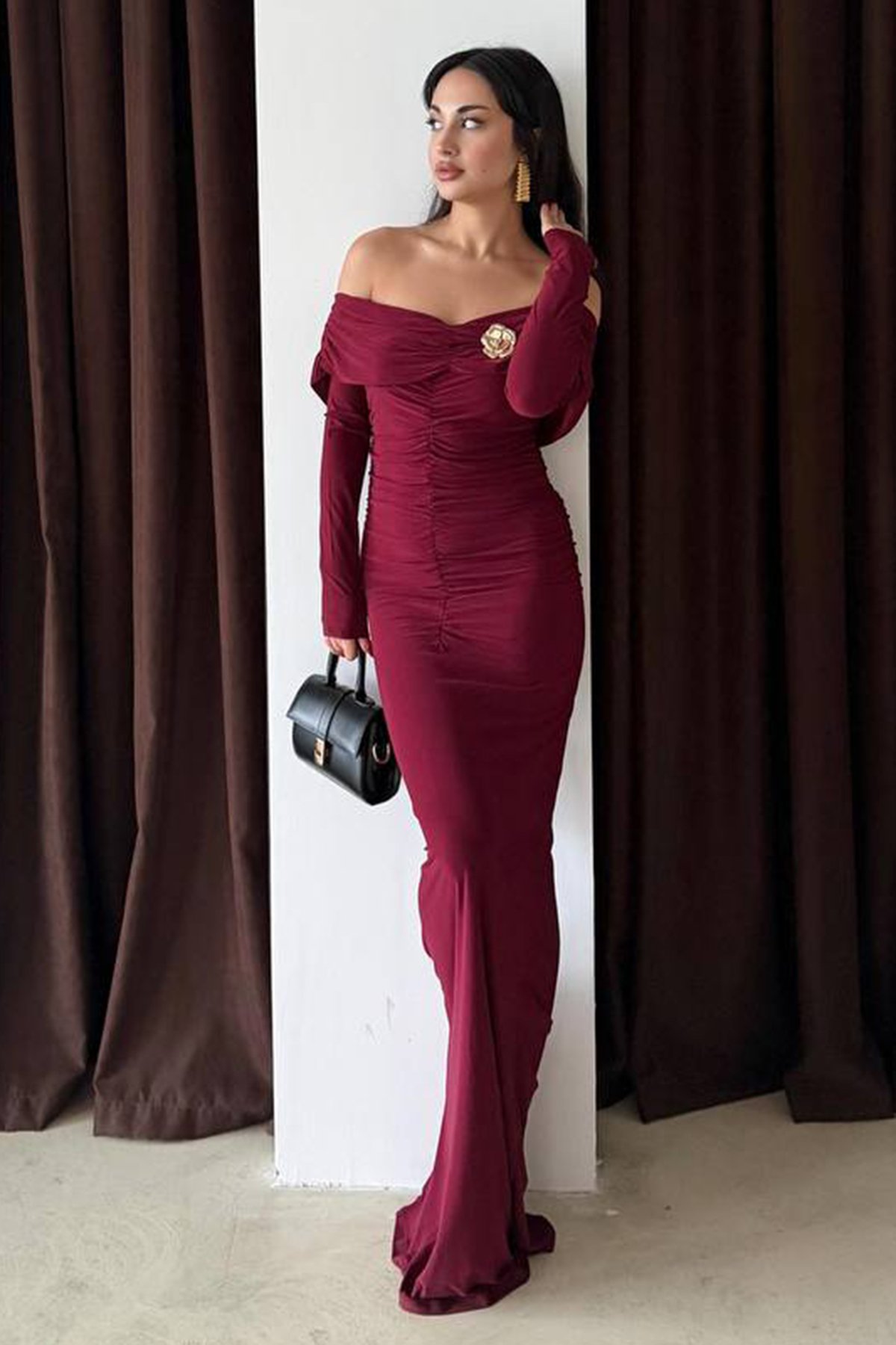 Kadın BORDO Madonna Yaka Drapeli Aksesuar Detaylı Maxi Boy Elbise VS01633