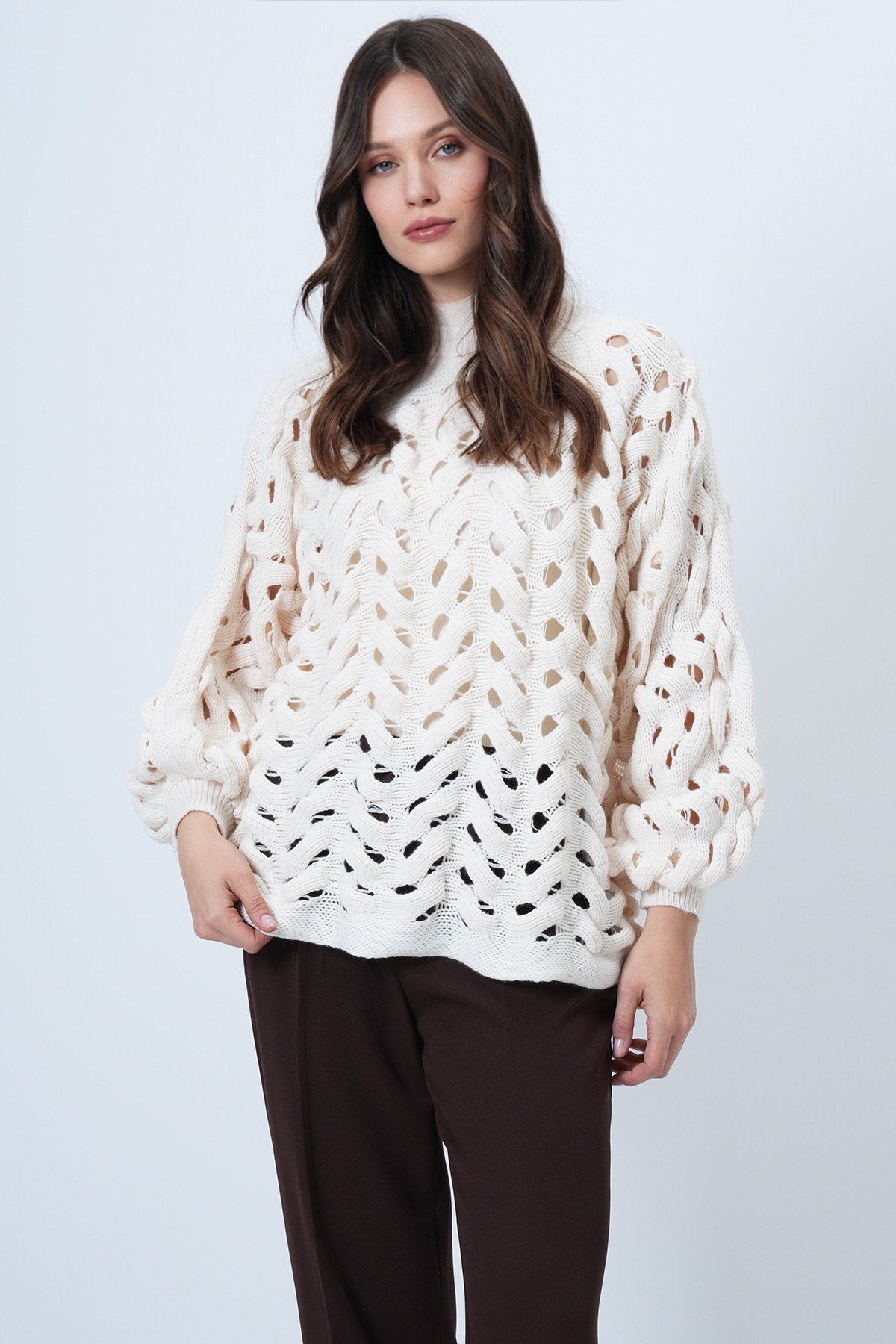 Kadın EKRU Bisiklet Yaka Ajurlu Triko Kazak VS01460