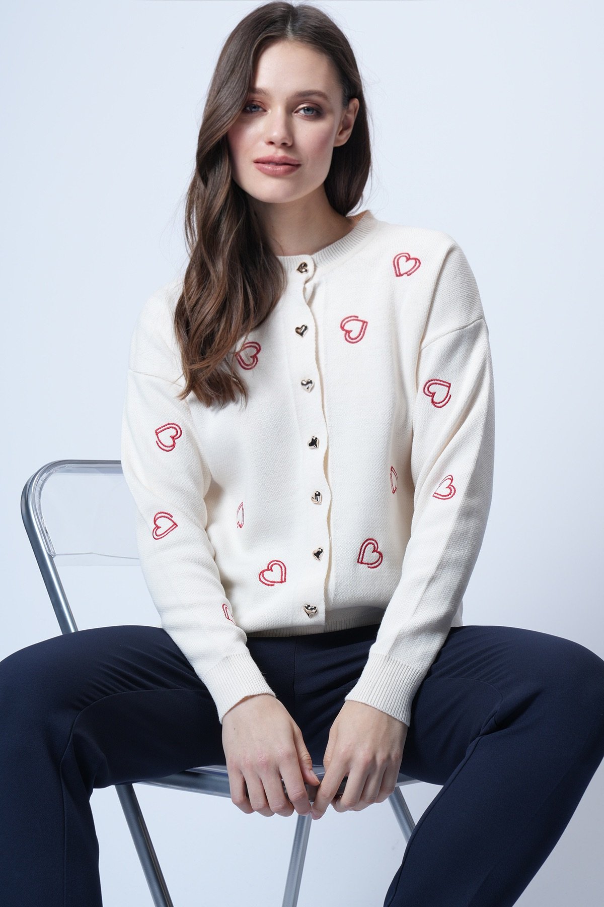 Kadın Ekru Bisiklet Yaka Kalp Nakışlı Triko Hırka Alc-X14756