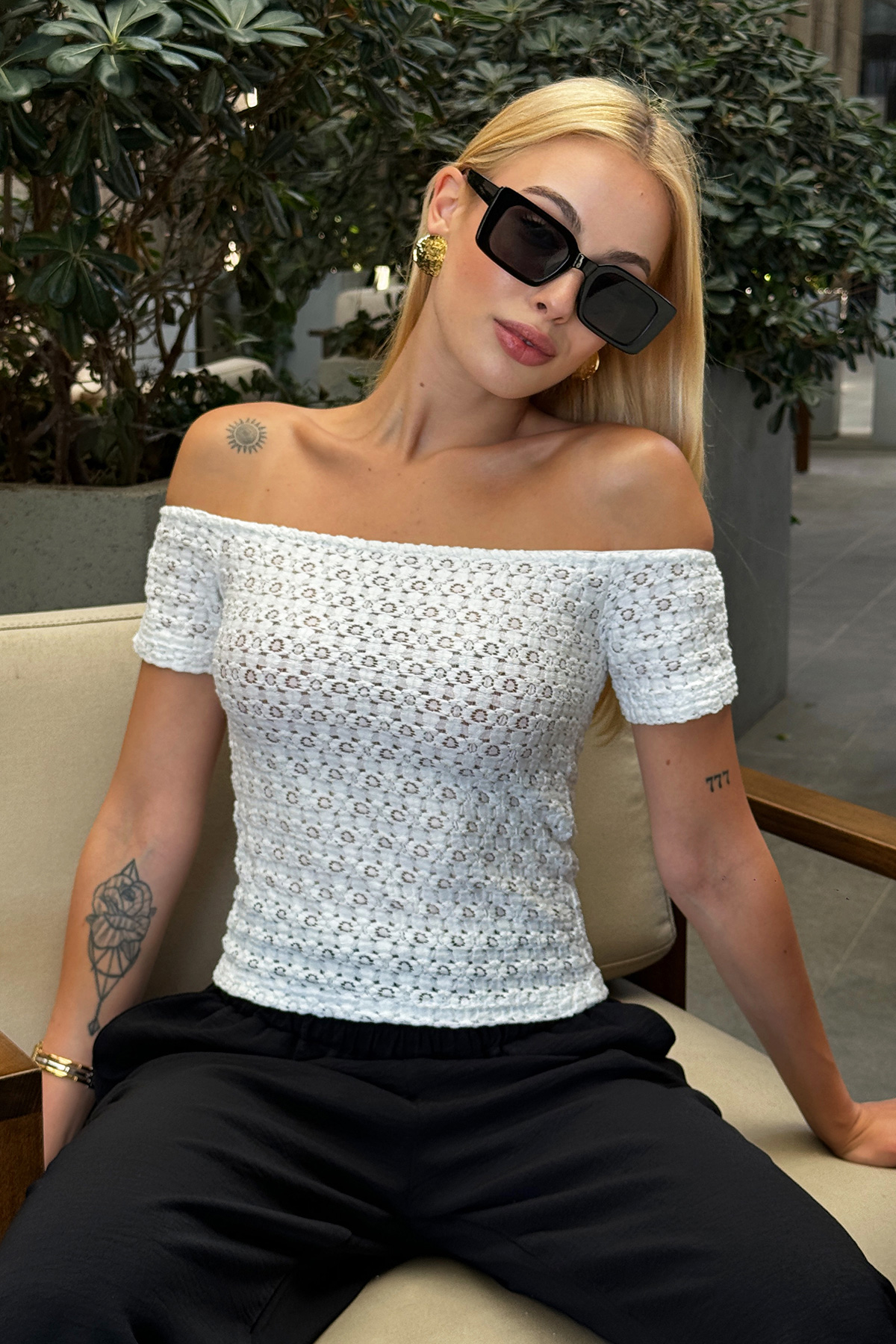 Kadın EKRU Madonna Yaka Dokulu Bluz PRM1009