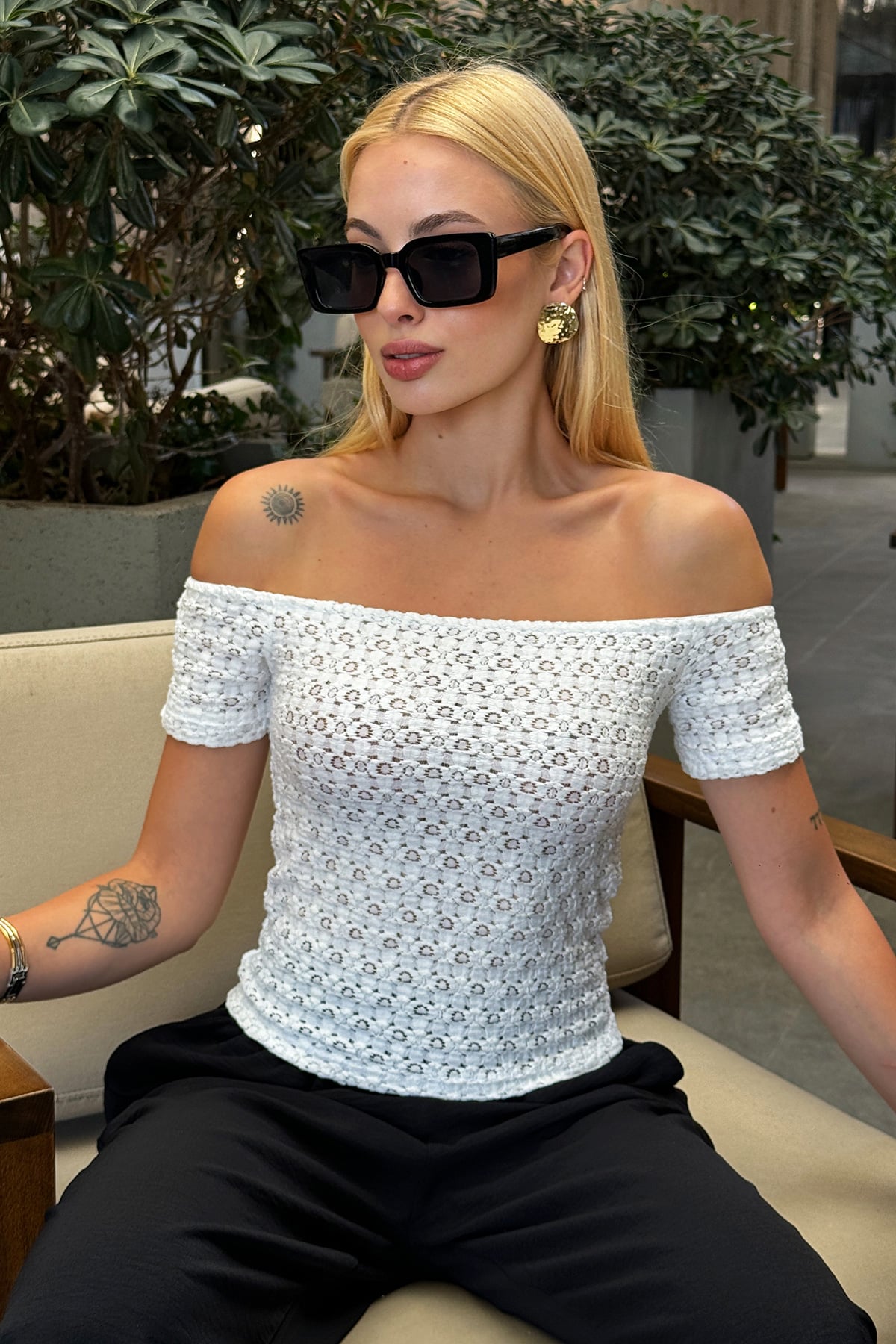 Kadın EKRU Madonna Yaka Dokulu Bluz PRM1009