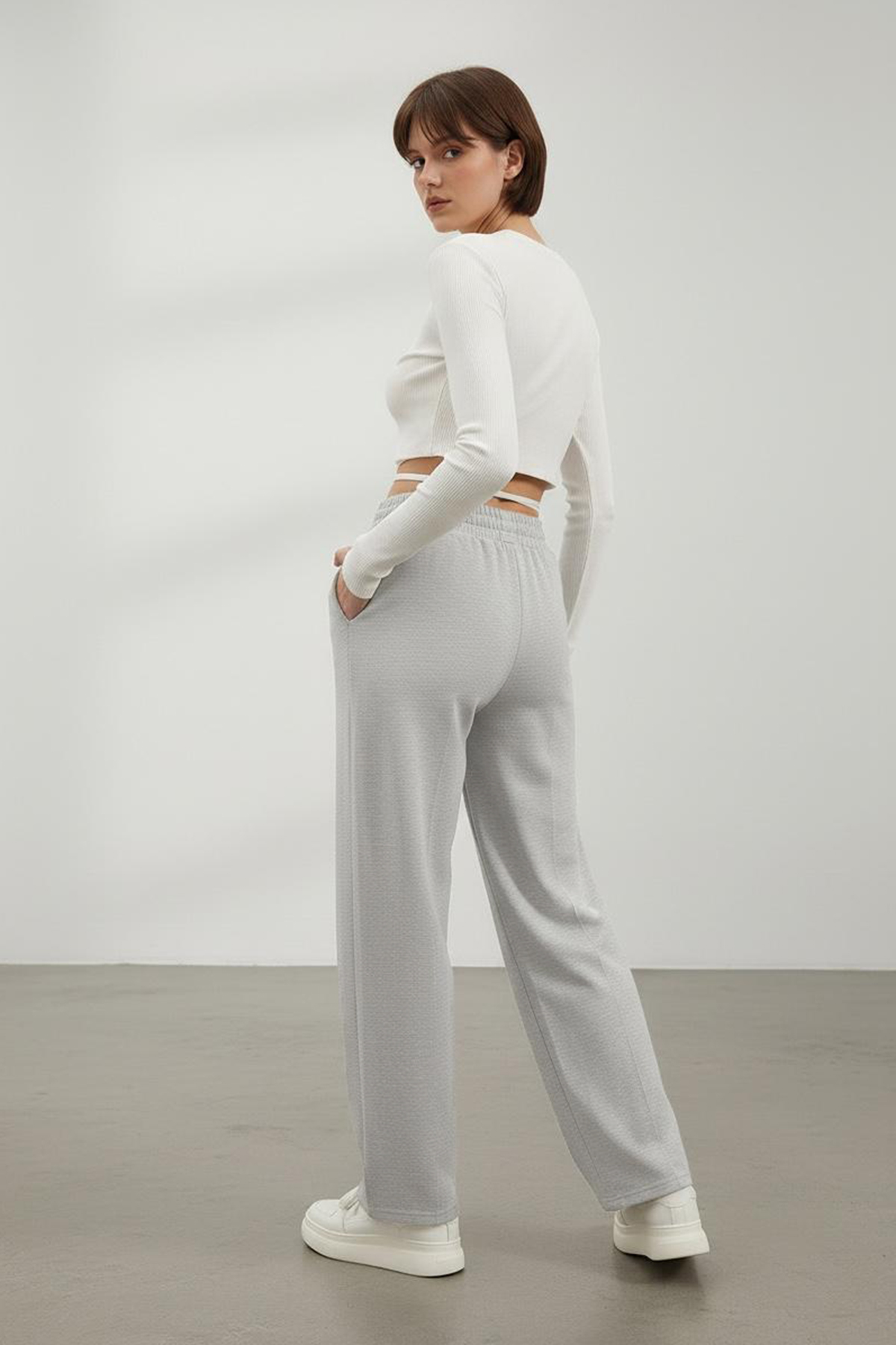 Kadın Gri Yüksek Bel Önü Çimalı Bol Paça Çift Cepli Eşofman Altı ALC-X7957